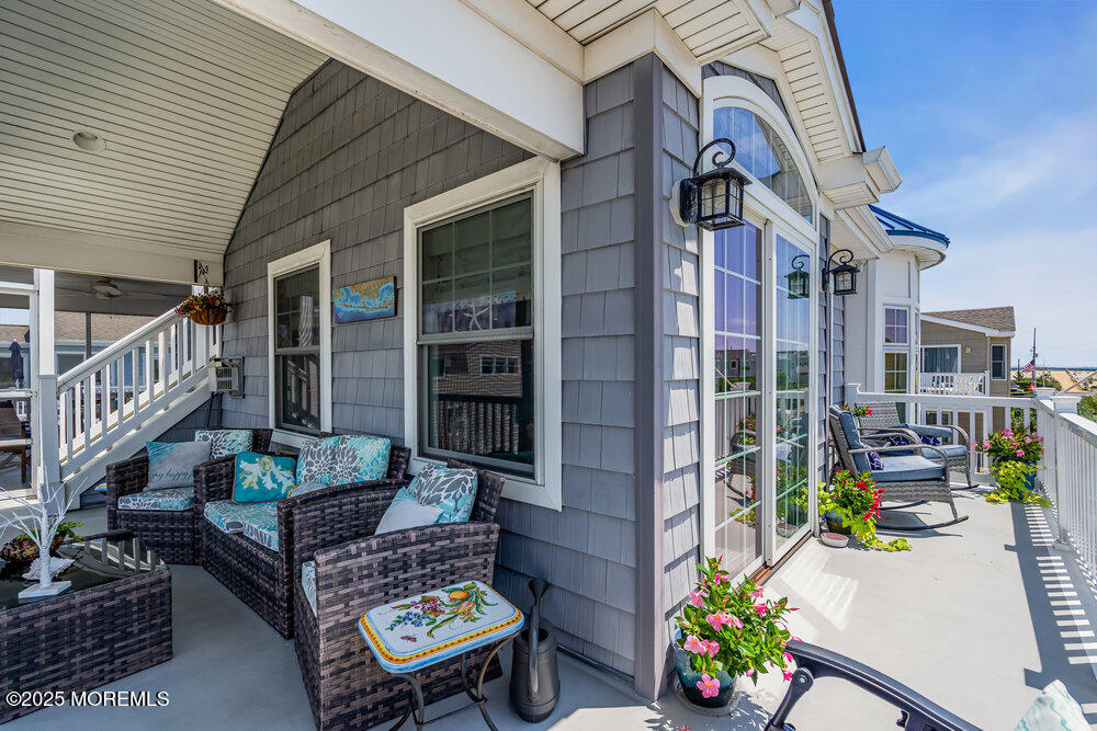 21 W Magnolia Avenue