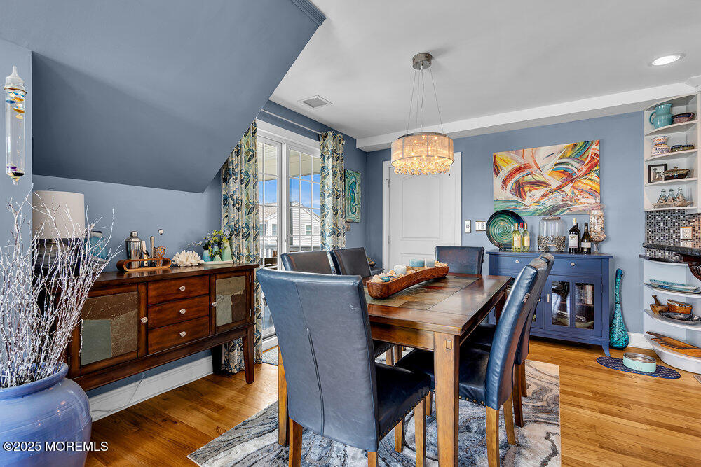 21 W Magnolia Avenue