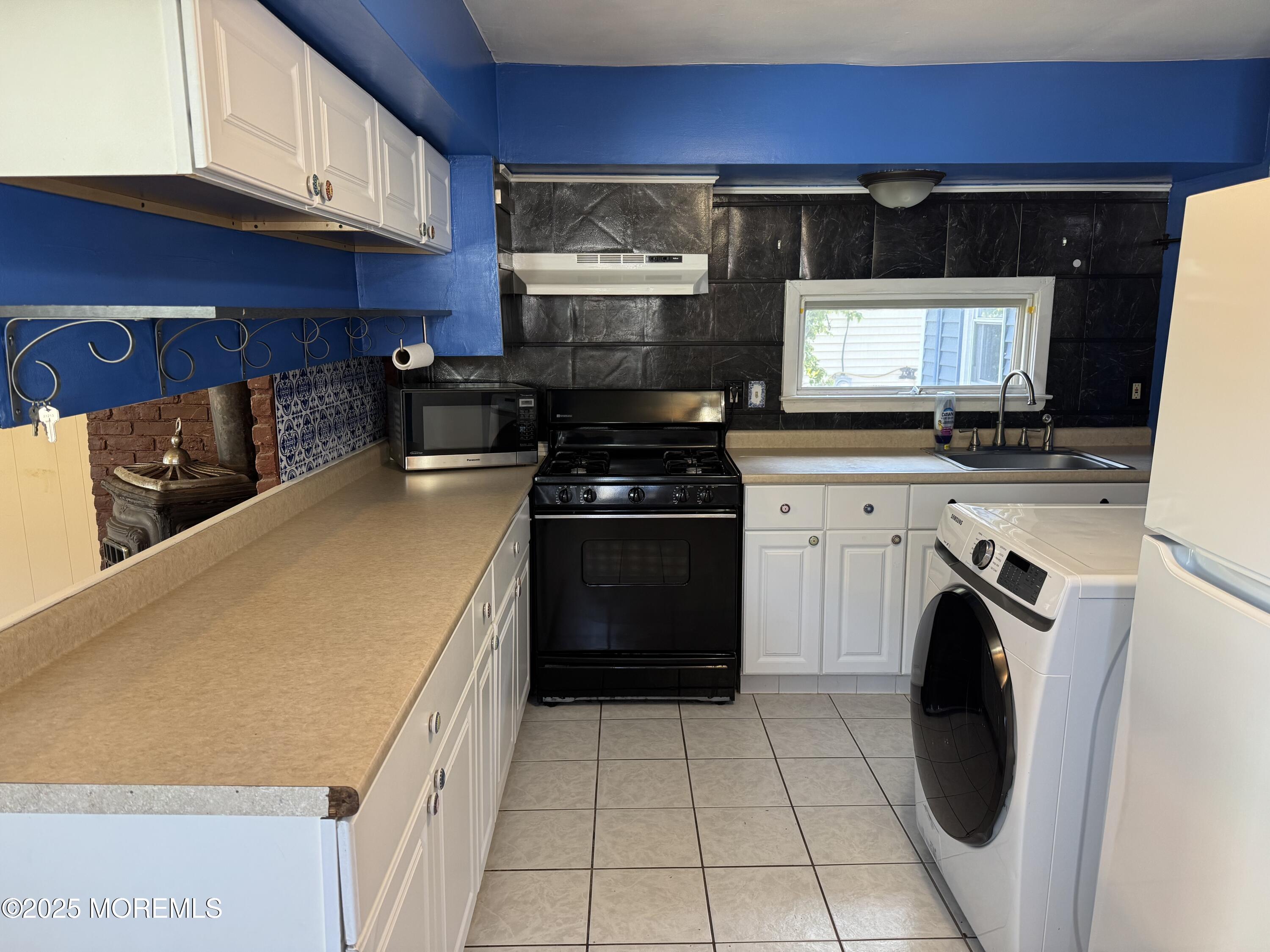 184 Hilltop Boulevard