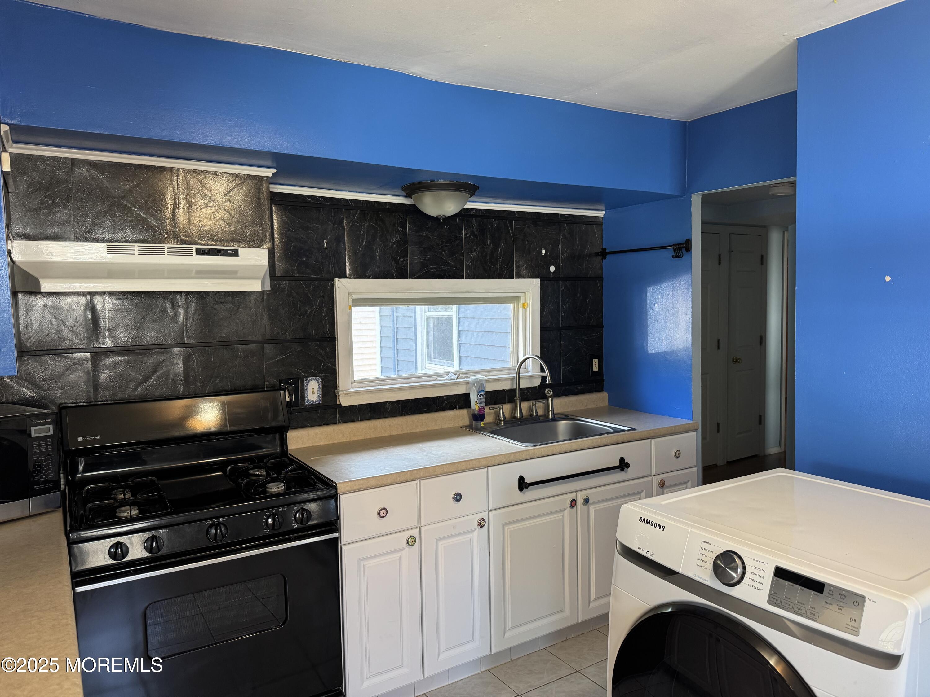184 Hilltop Boulevard