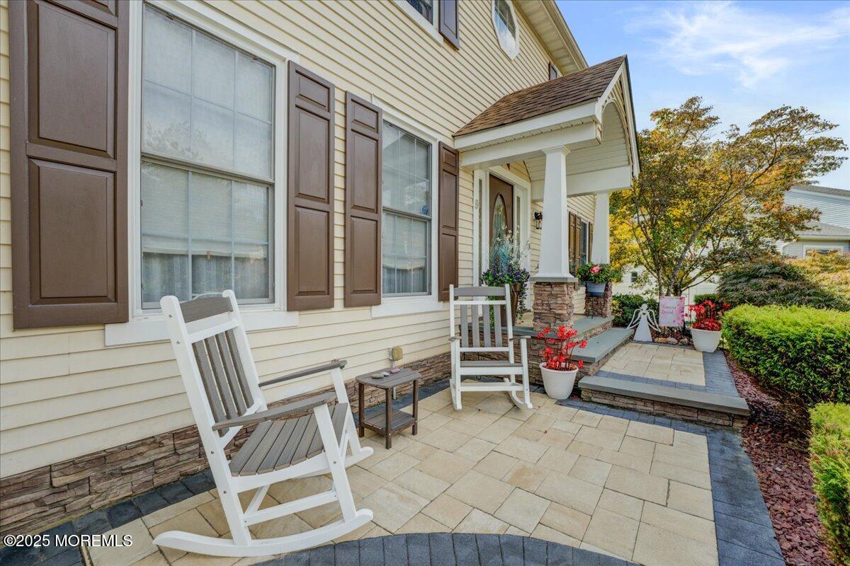 9 Hawk Court