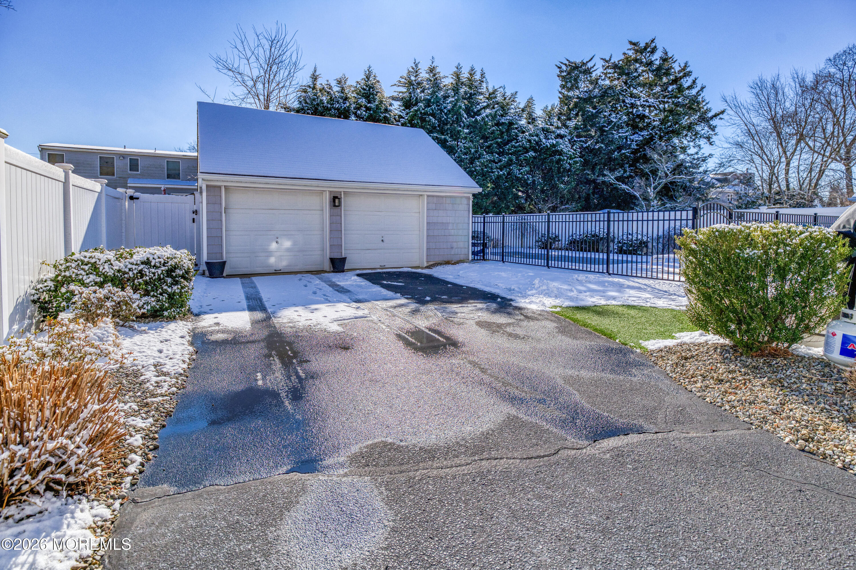 809 Wall Road