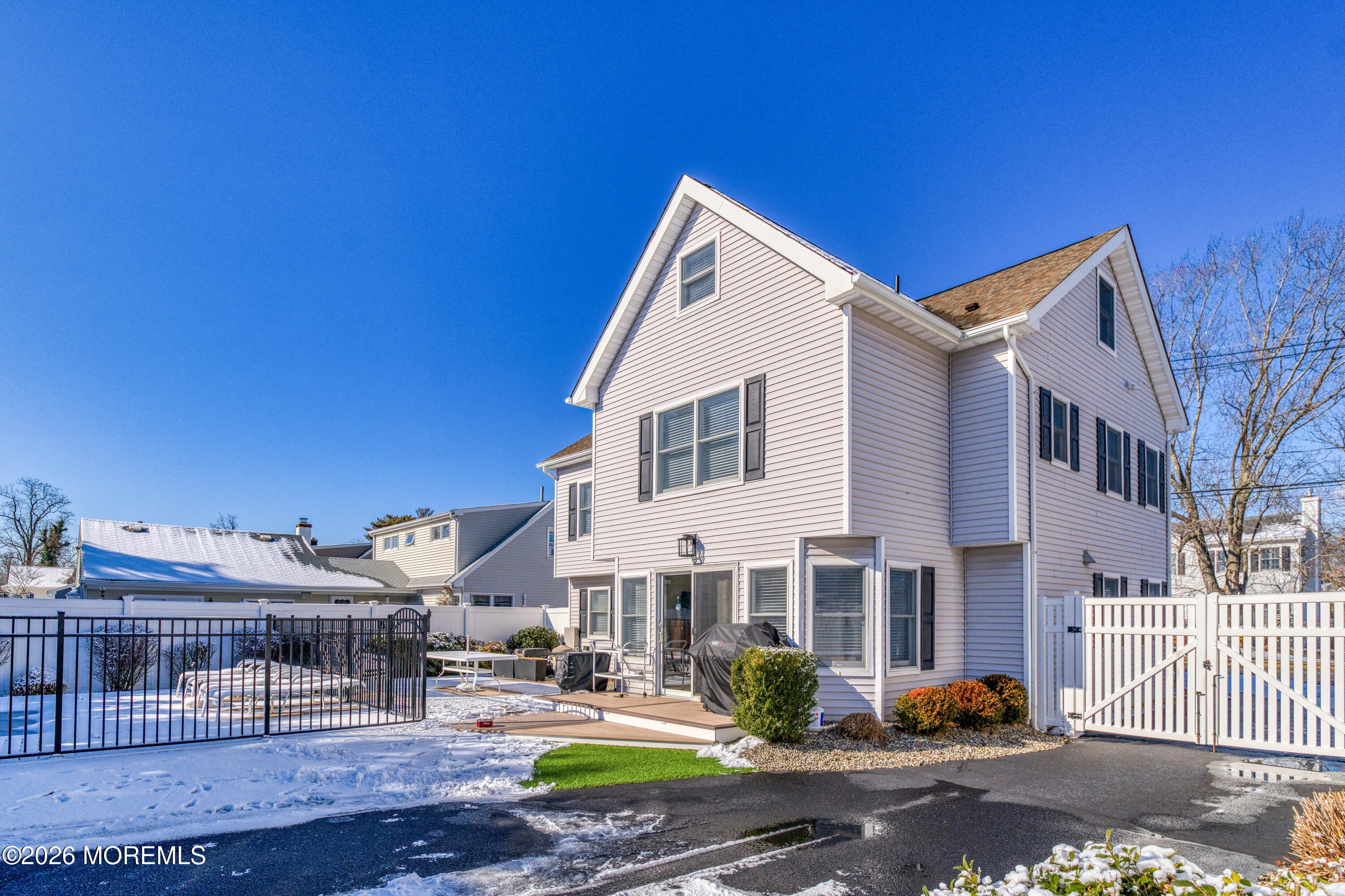 809 Wall Road