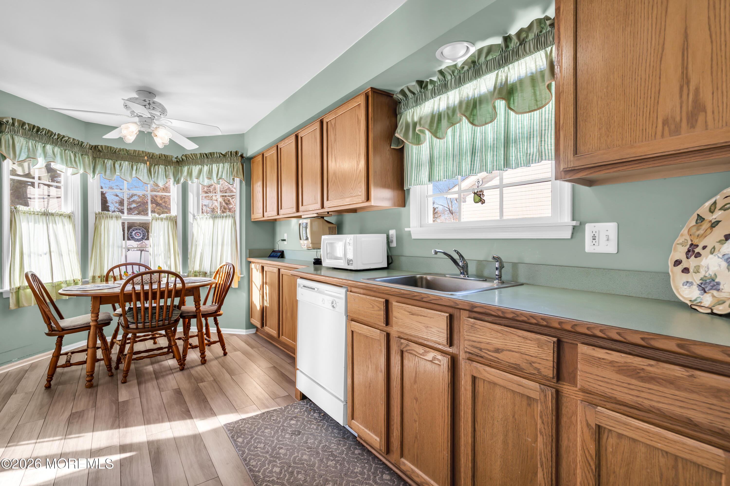 160 N Spinnaker Avenue