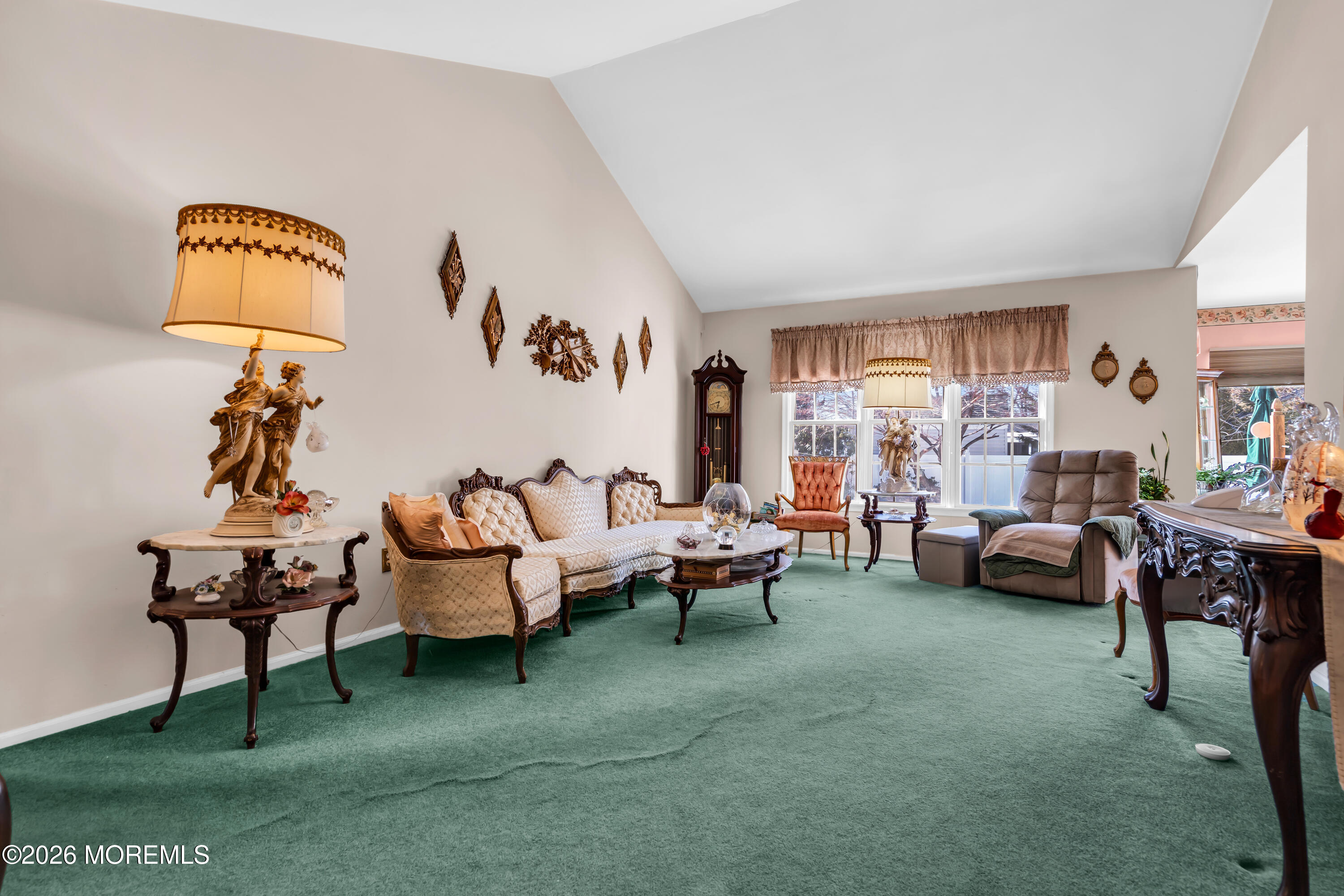 160 N Spinnaker Avenue