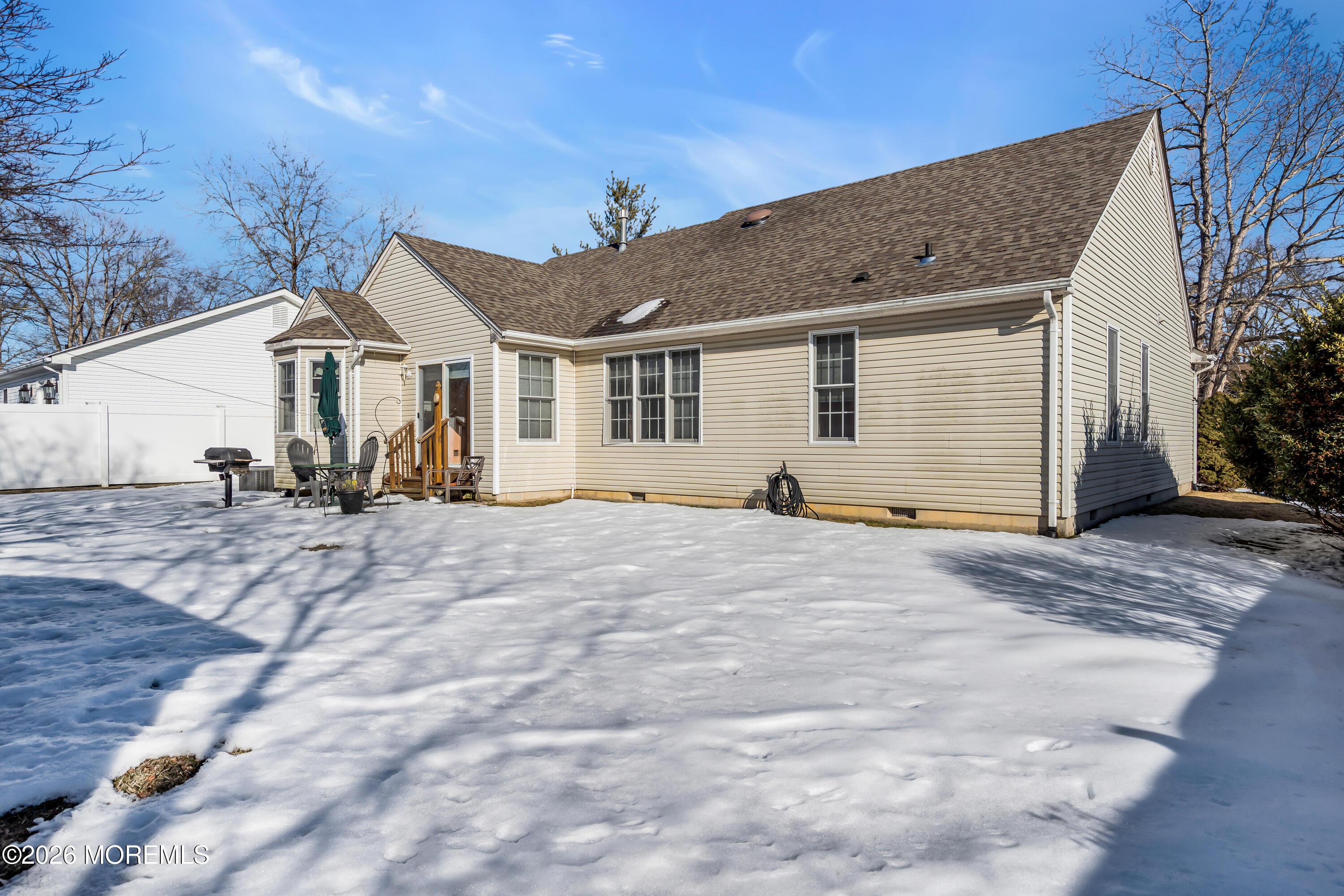 160 N Spinnaker Avenue