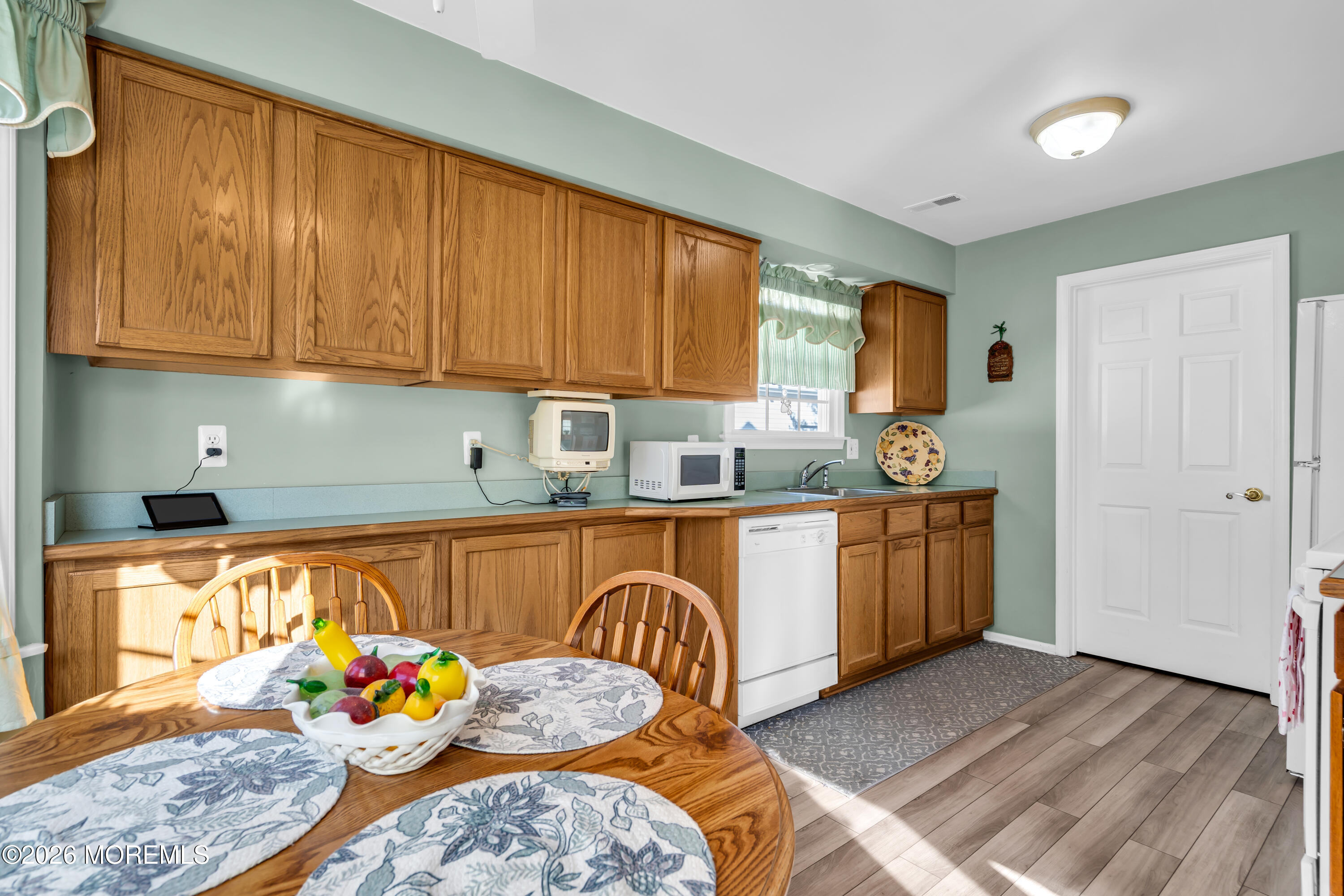 160 N Spinnaker Avenue