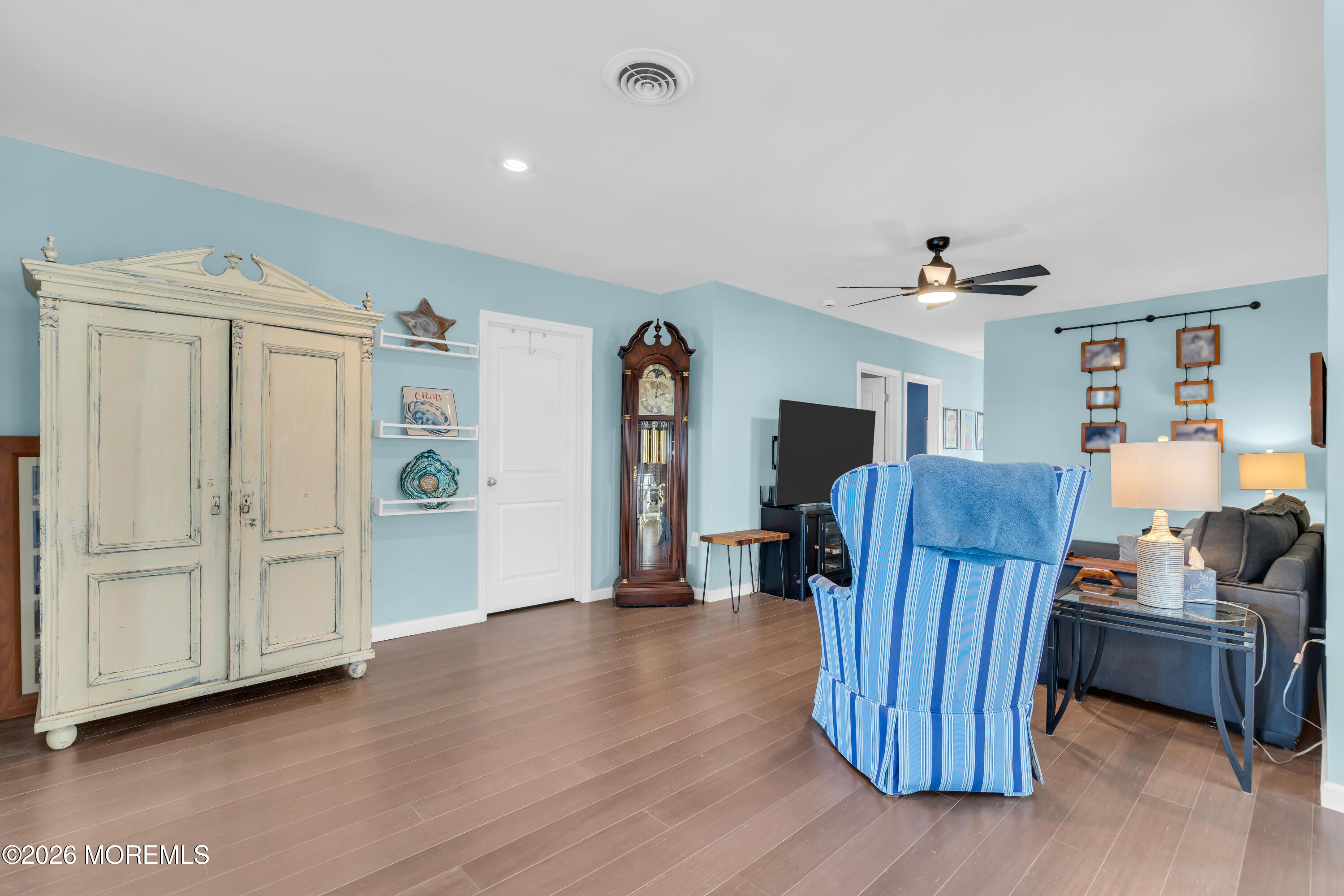 728 Twin Lakes Boulevard