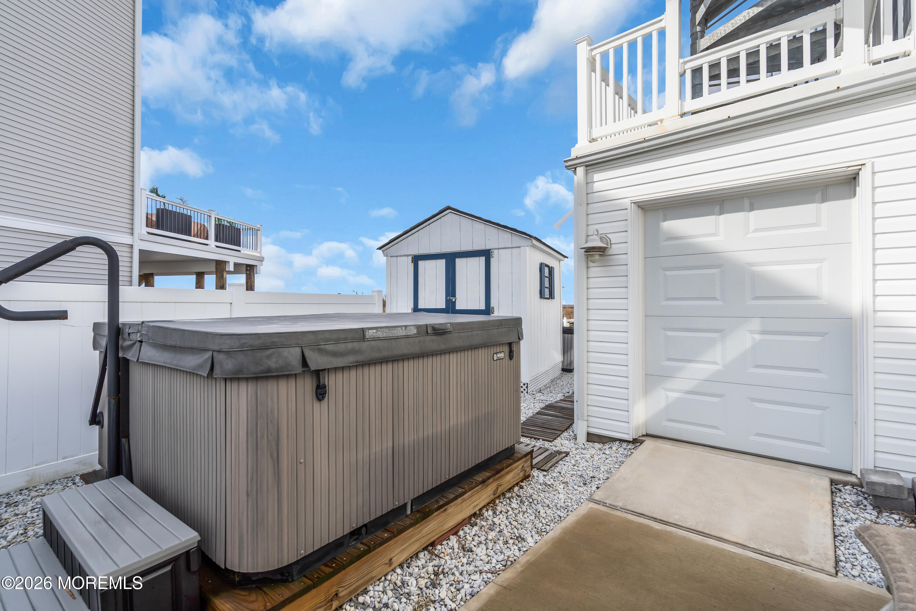 728 Twin Lakes Boulevard