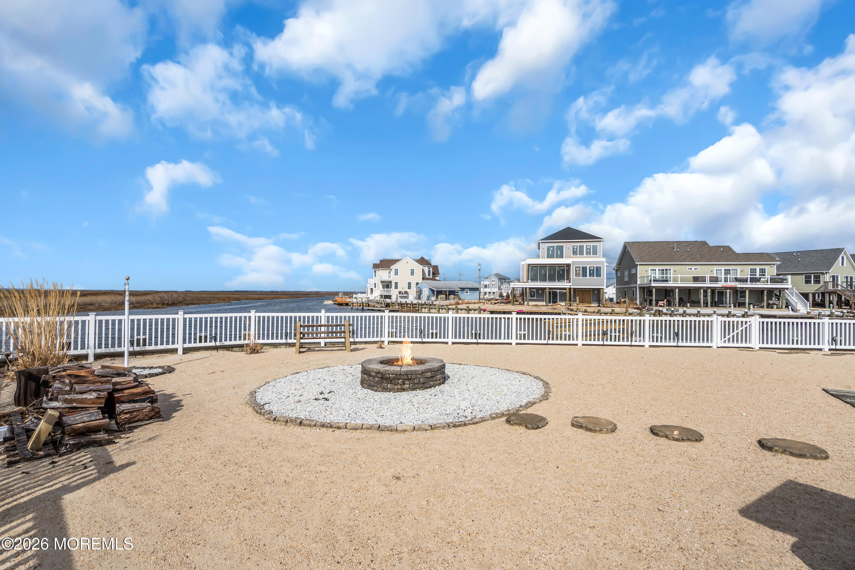 728 Twin Lakes Boulevard