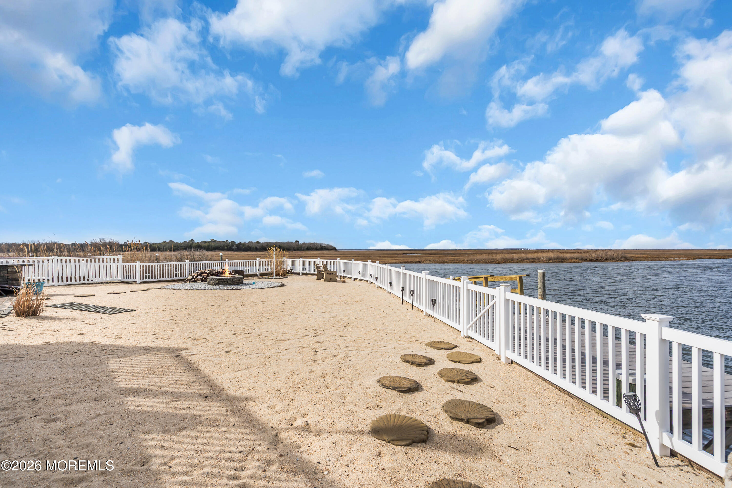 728 Twin Lakes Boulevard