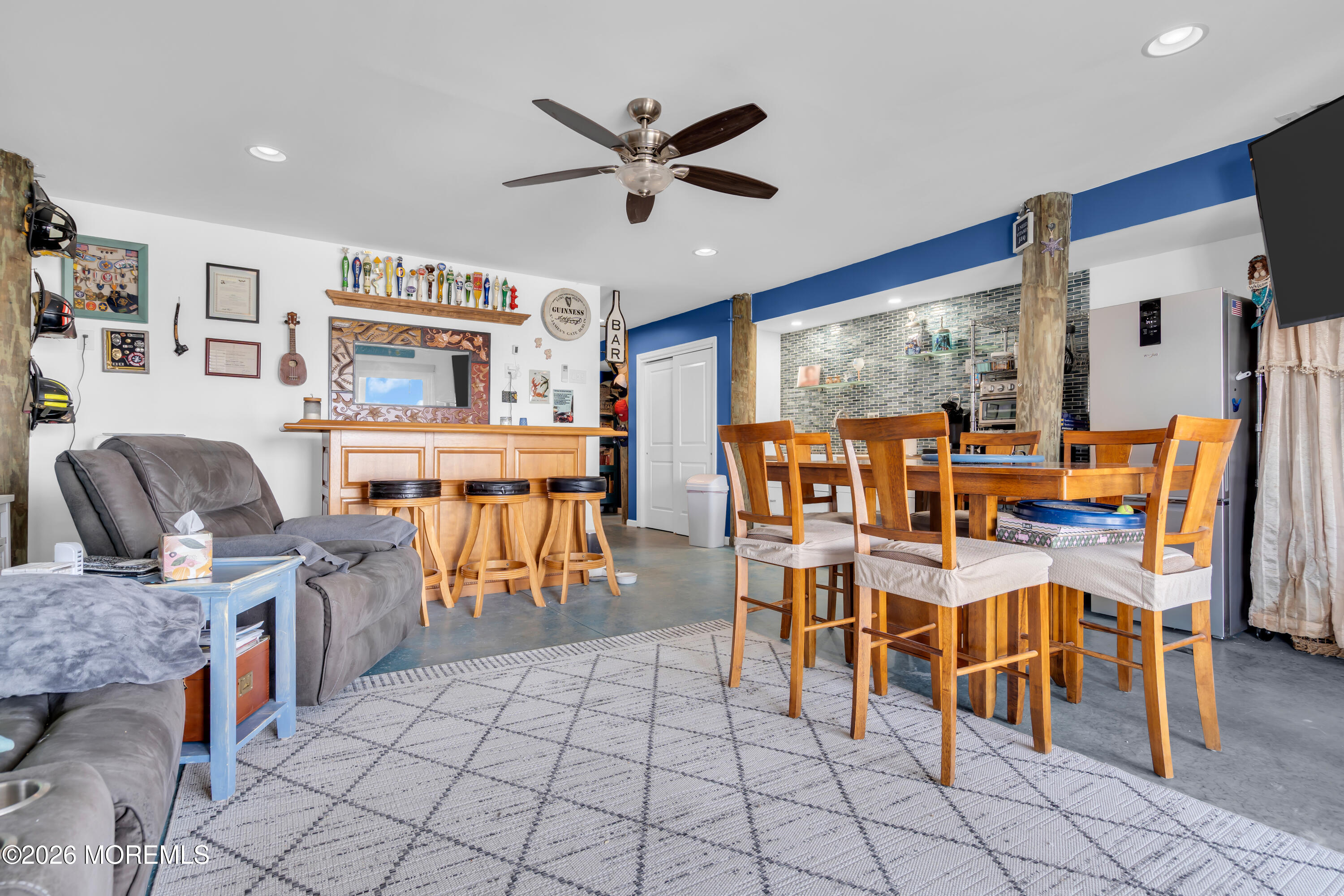 728 Twin Lakes Boulevard