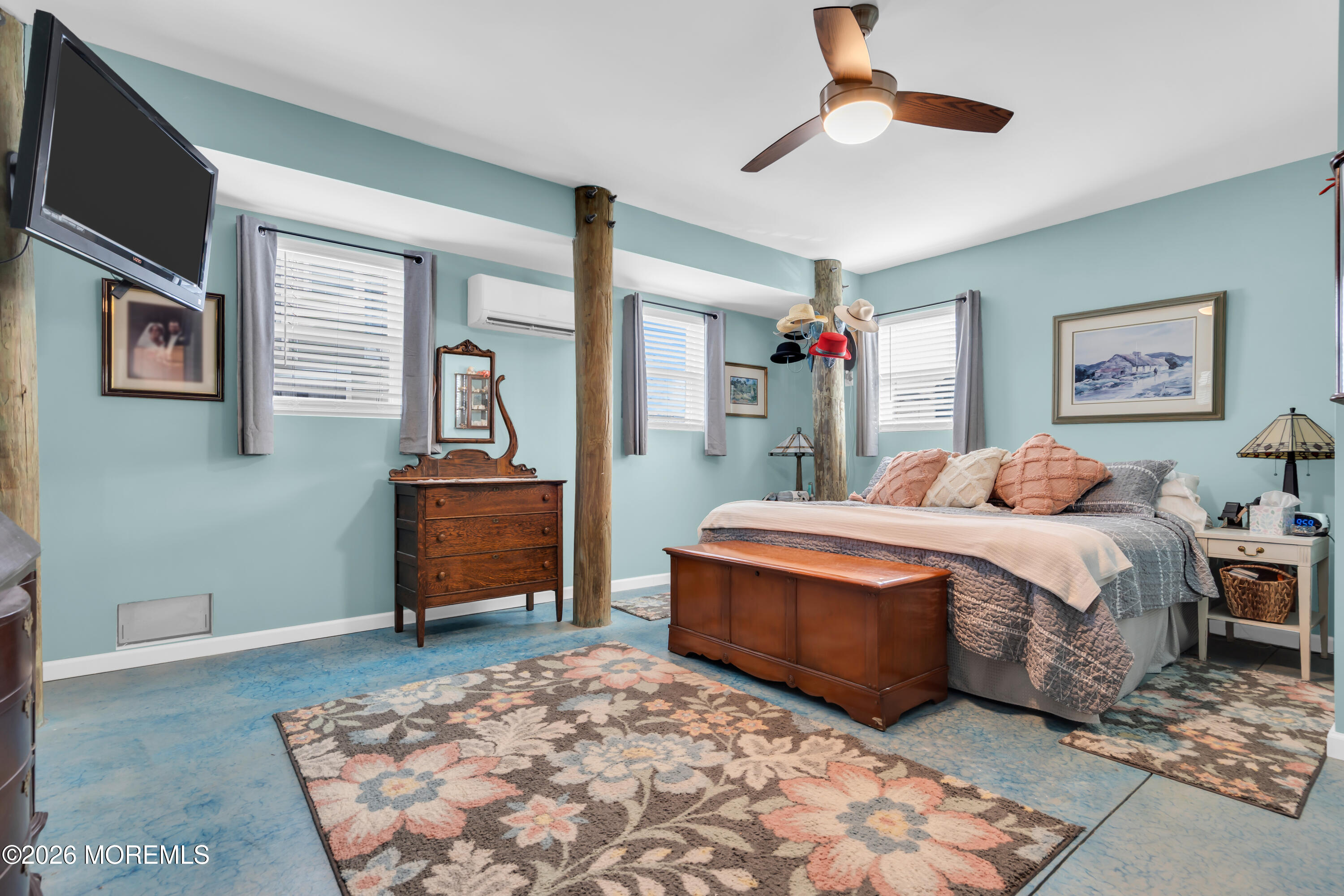 728 Twin Lakes Boulevard