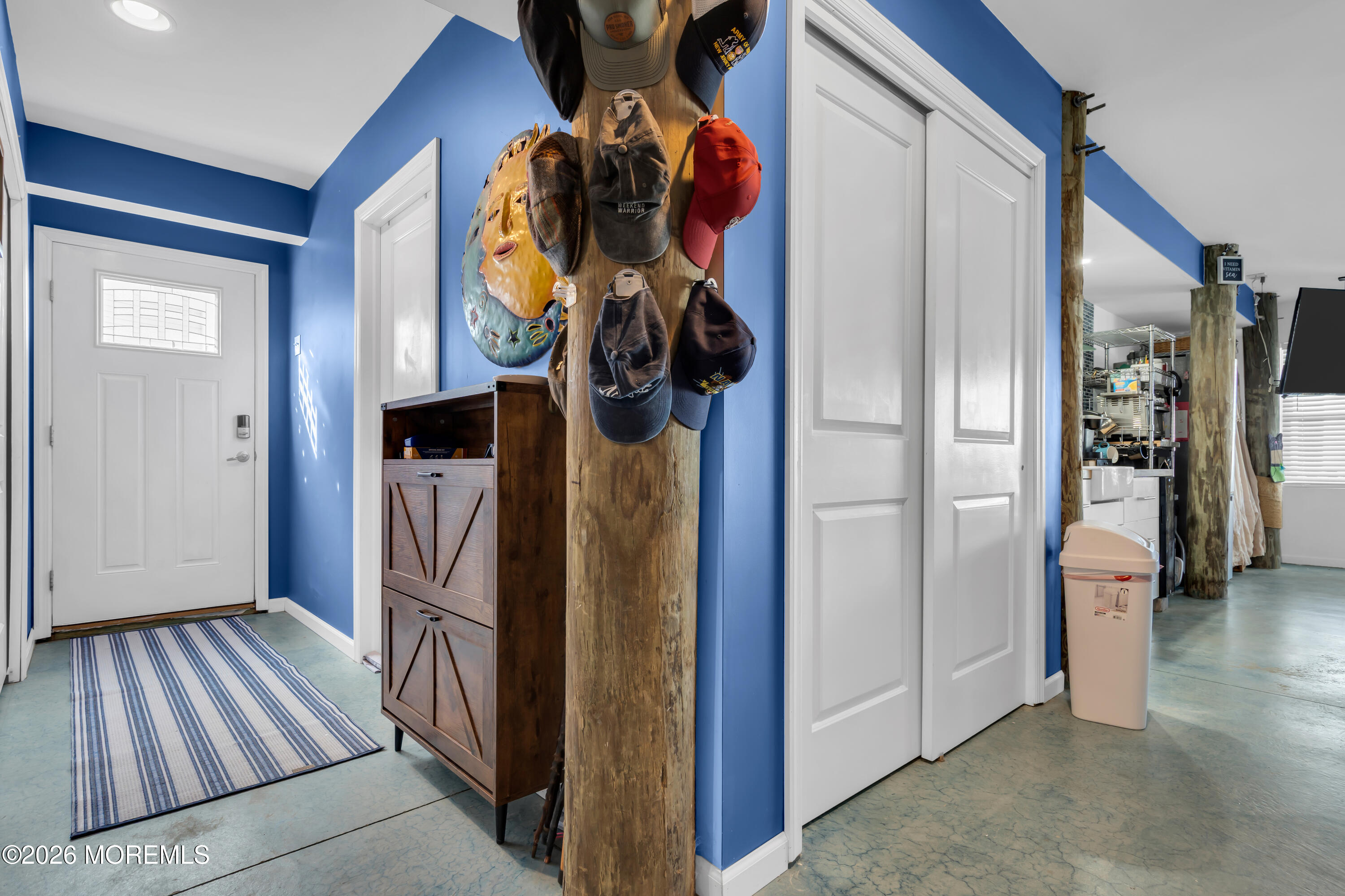 728 Twin Lakes Boulevard