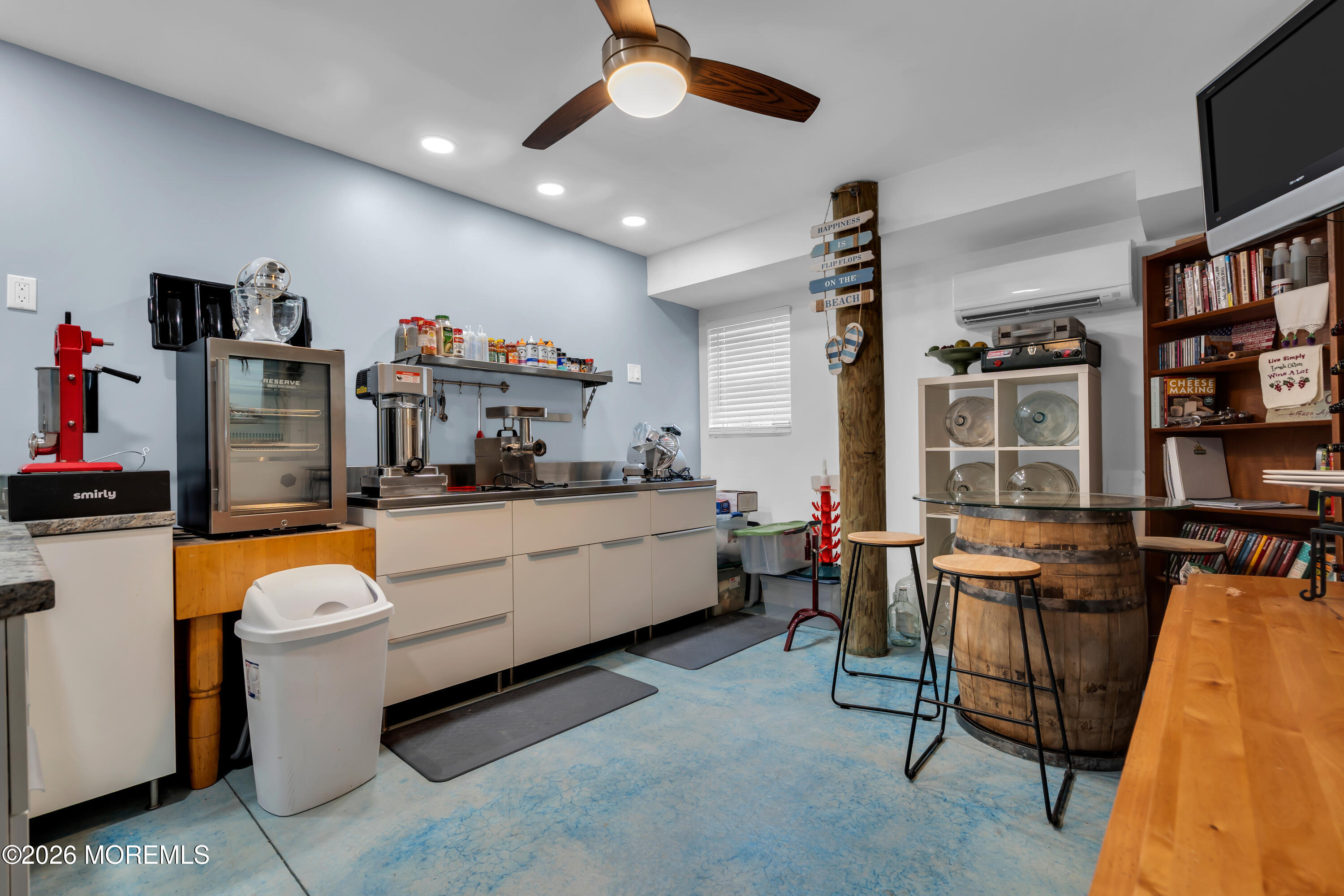 728 Twin Lakes Boulevard