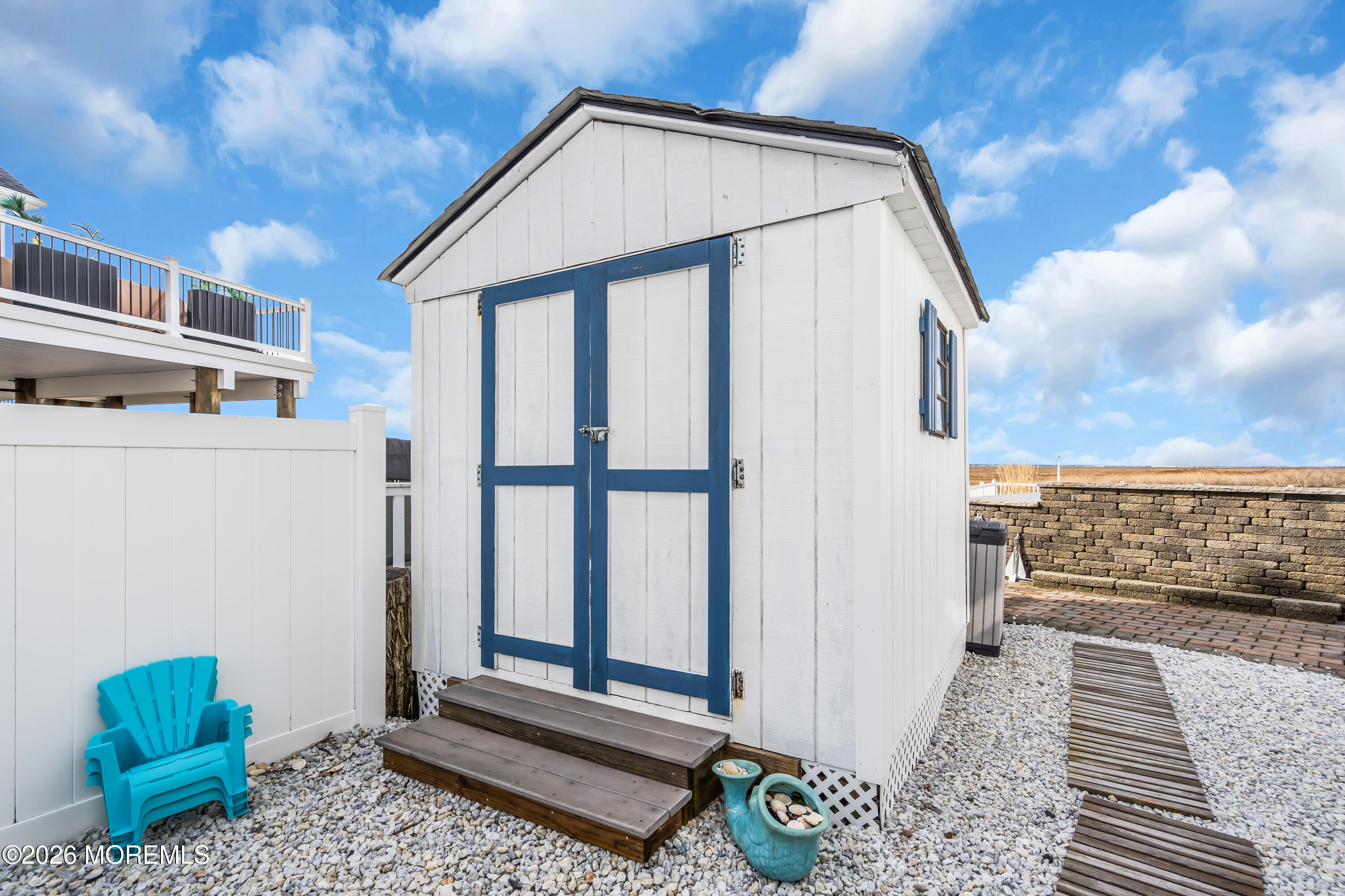 728 Twin Lakes Boulevard