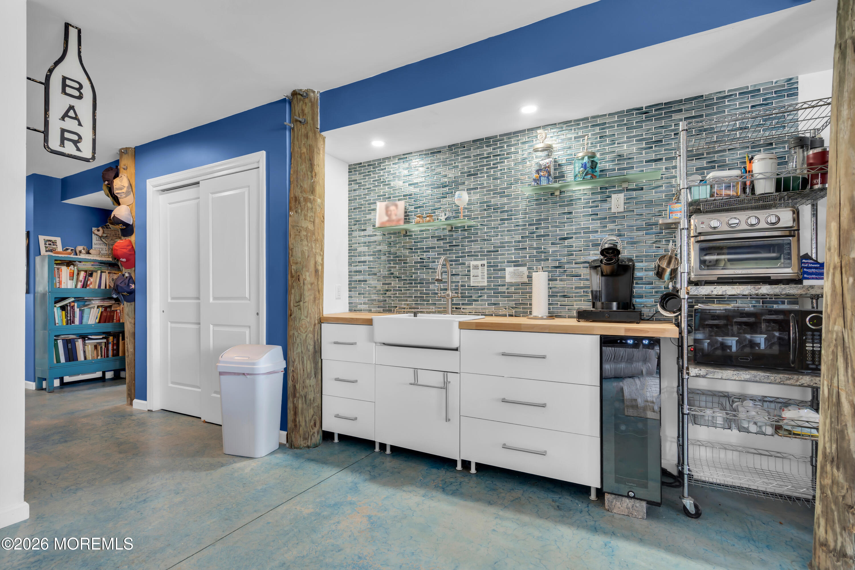 728 Twin Lakes Boulevard