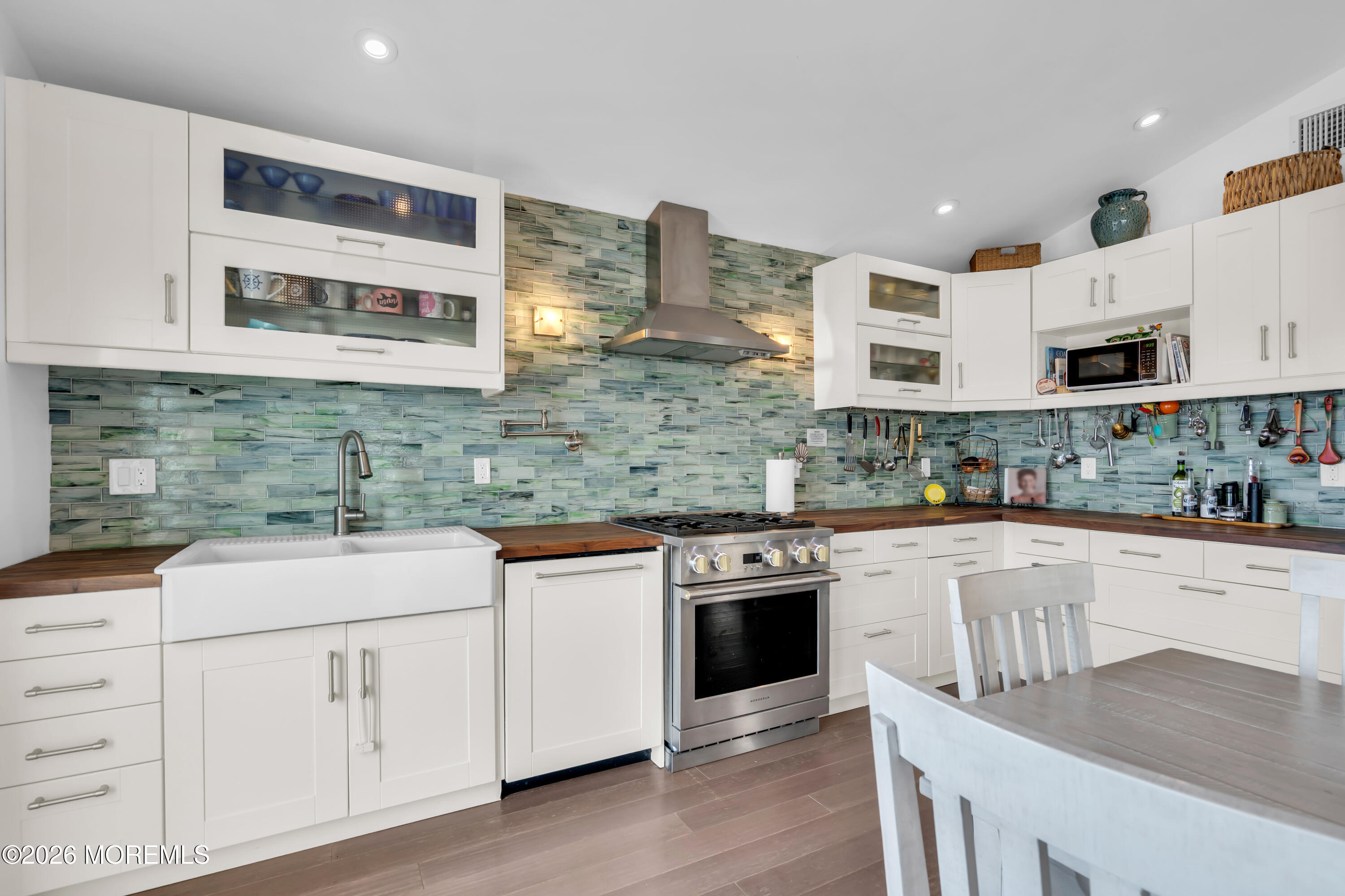 728 Twin Lakes Boulevard