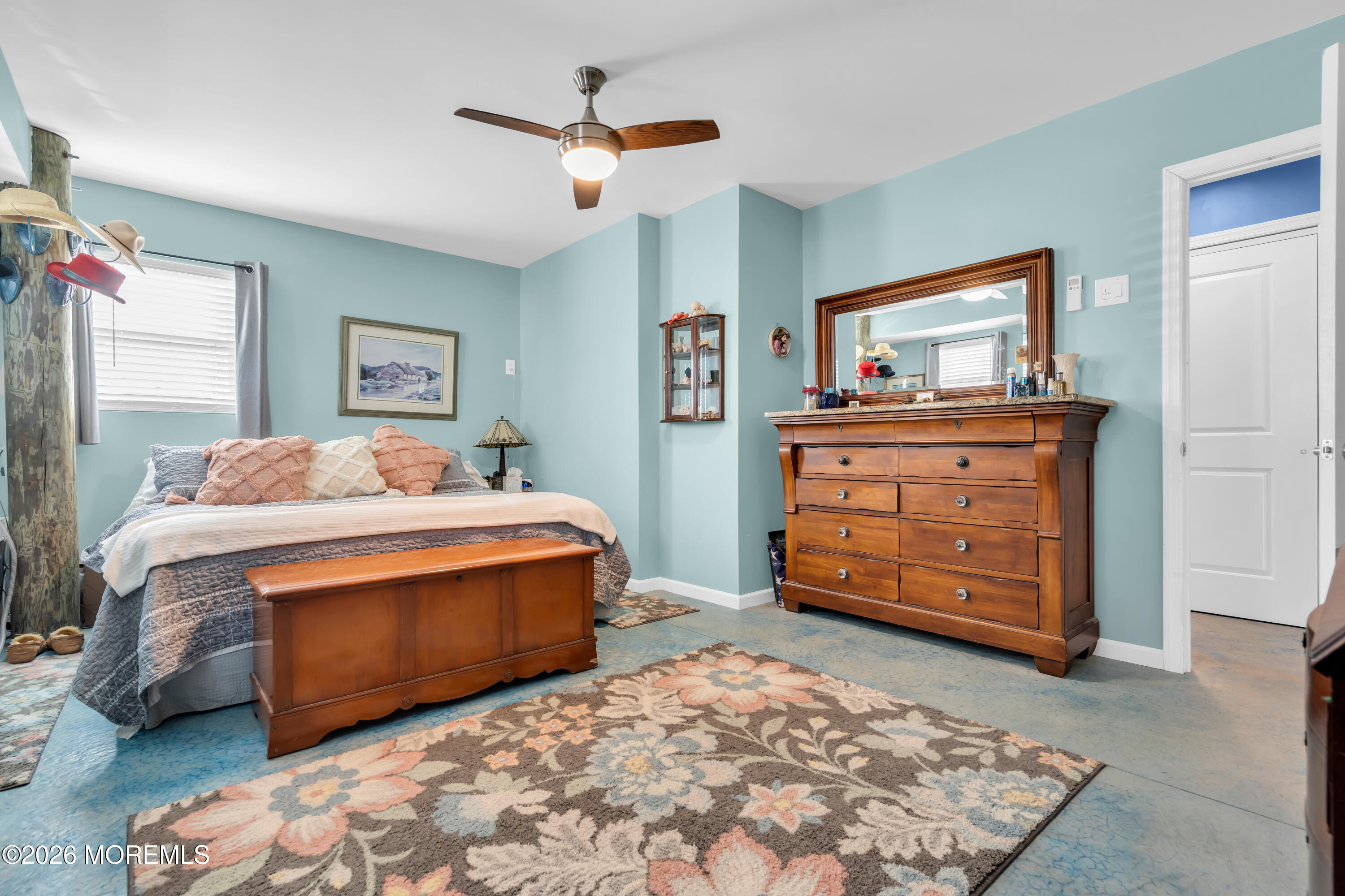 728 Twin Lakes Boulevard