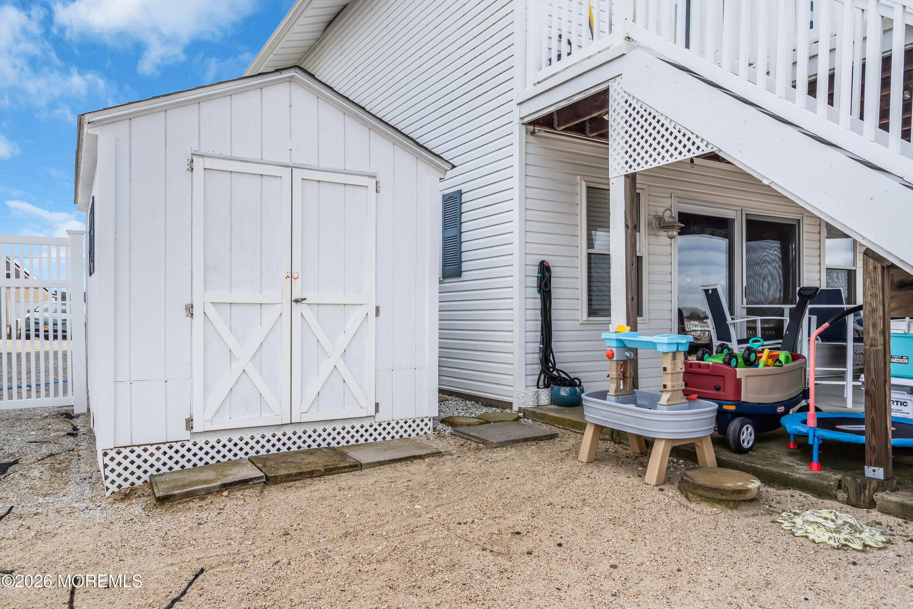 728 Twin Lakes Boulevard