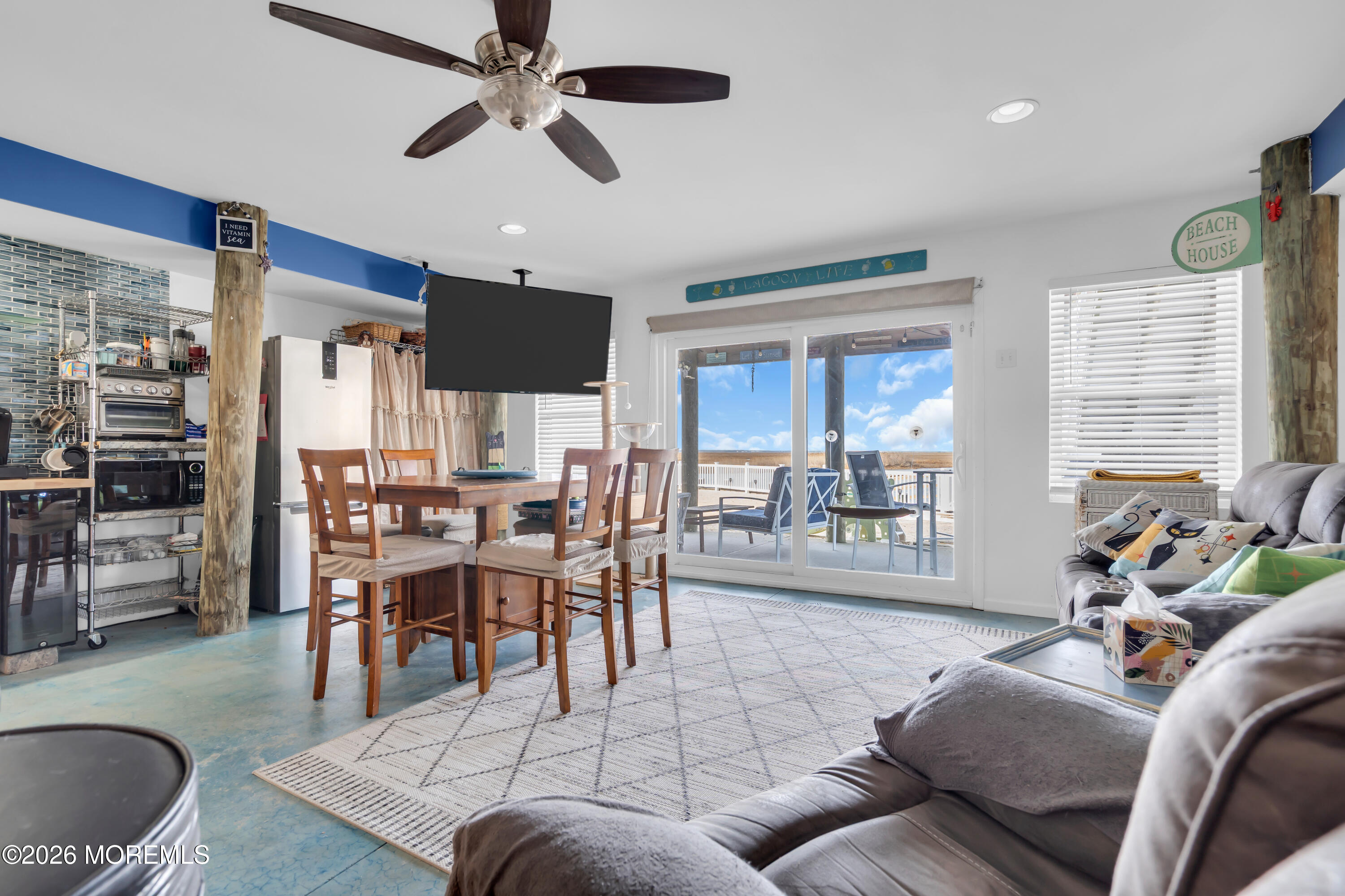 728 Twin Lakes Boulevard