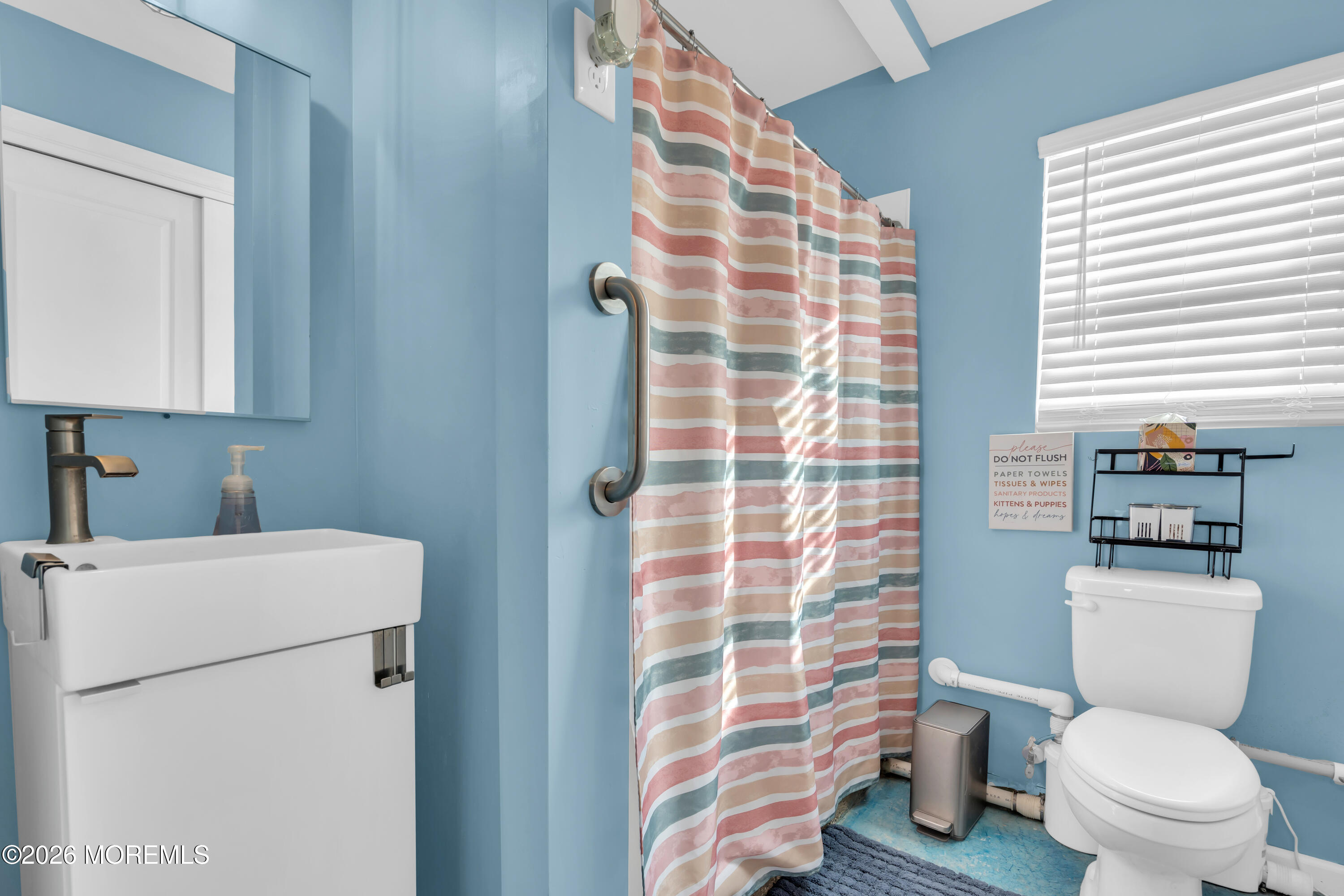 728 Twin Lakes Boulevard