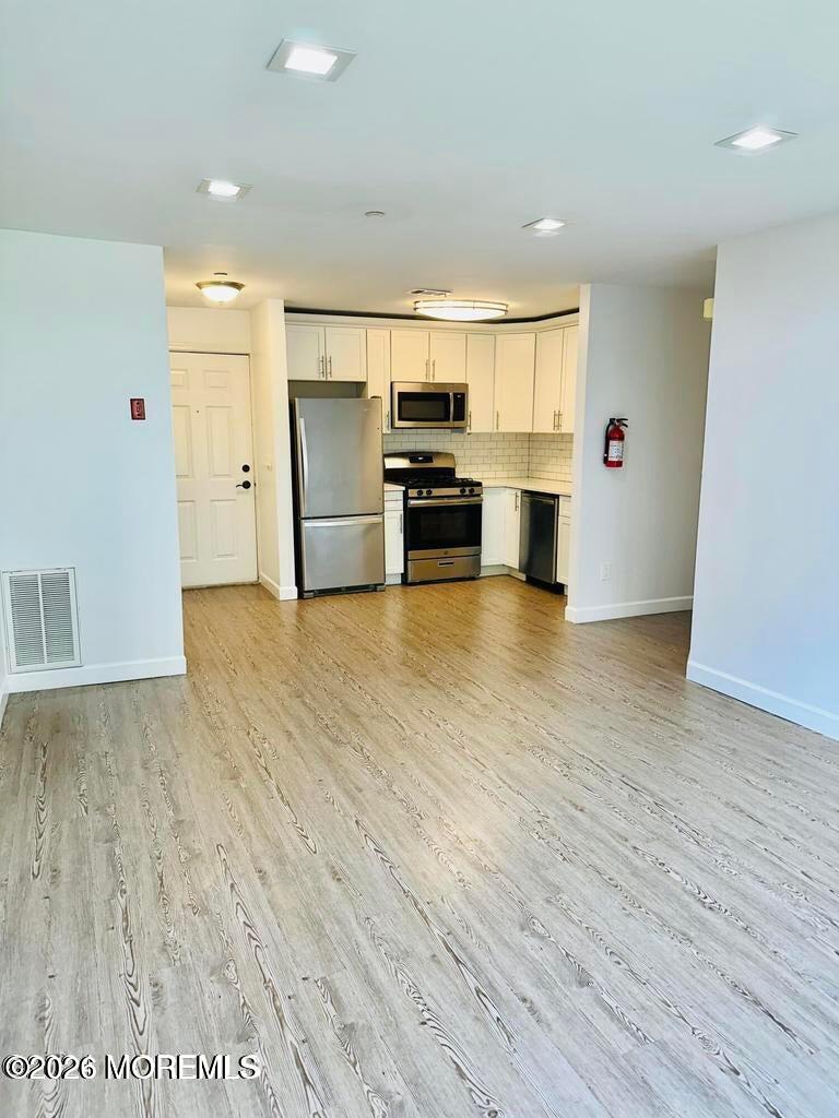 76 Des Moines Court