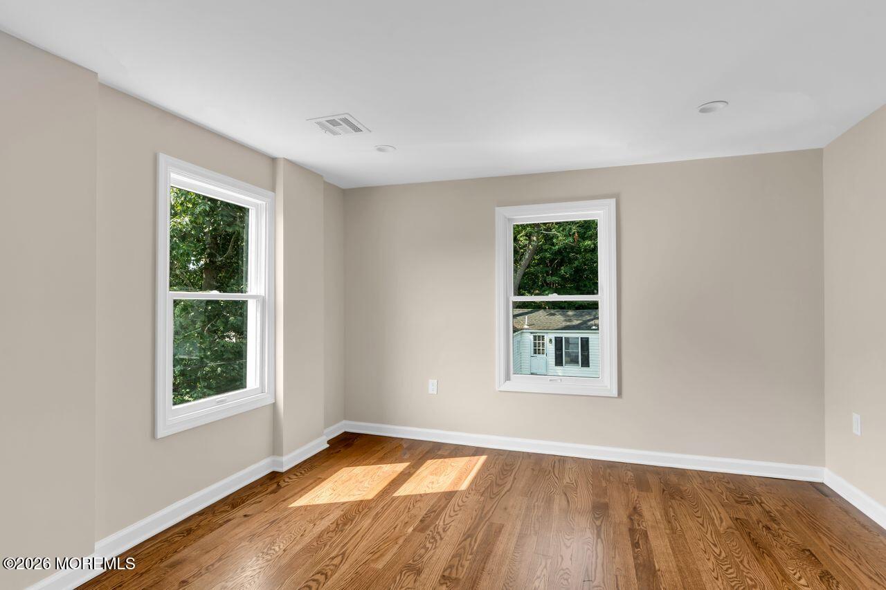 18 Maple Avenue