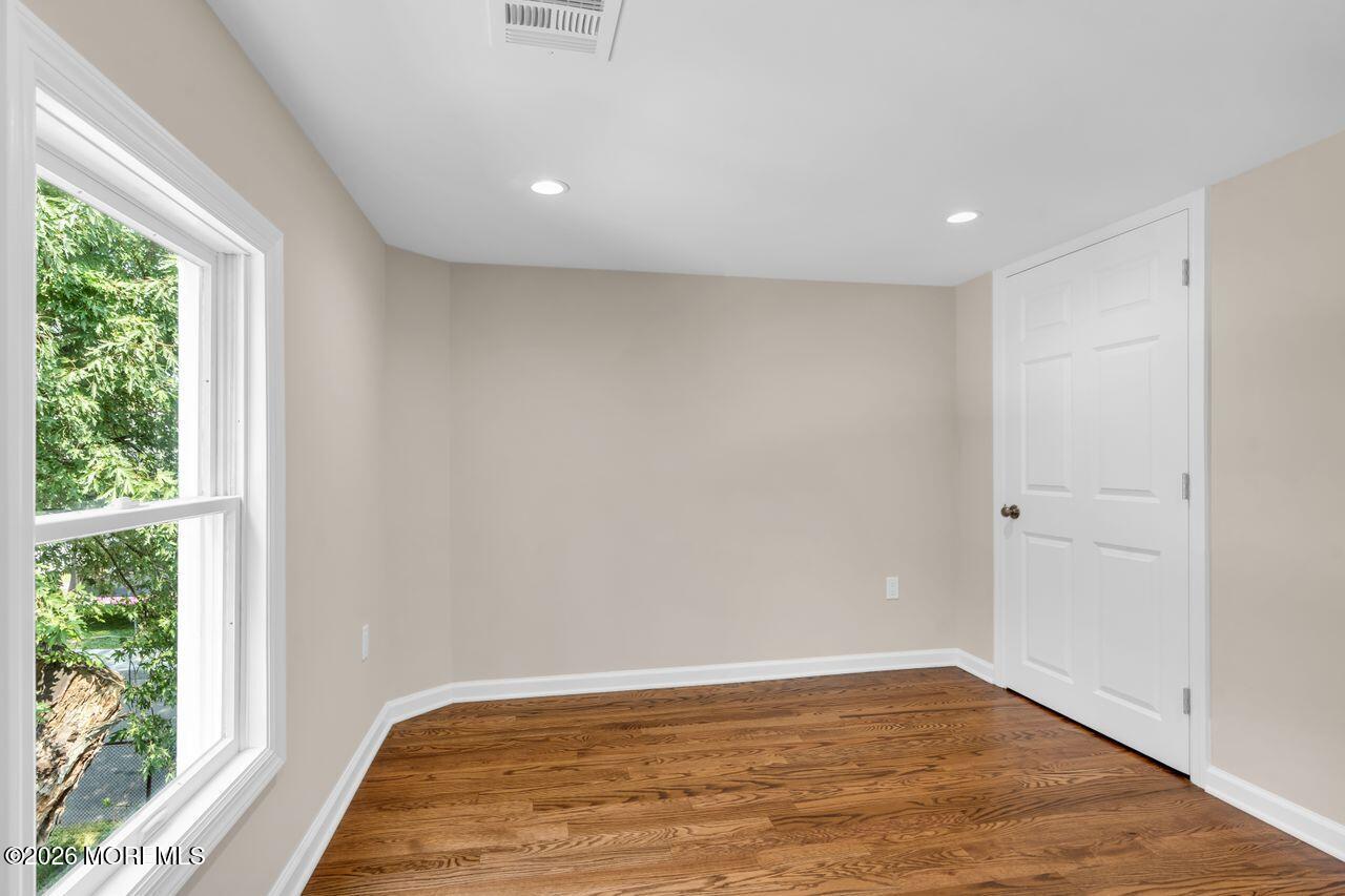 18 Maple Avenue