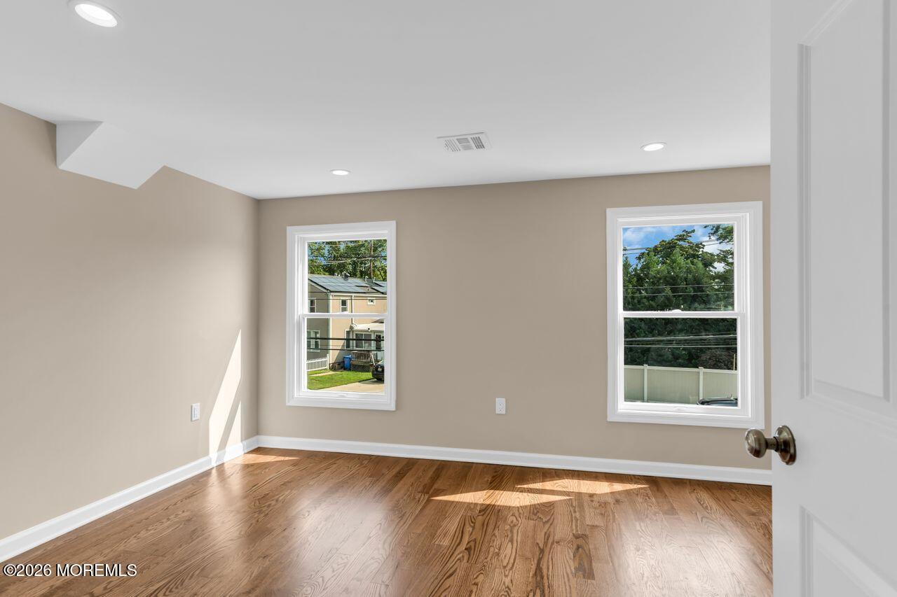18 Maple Avenue