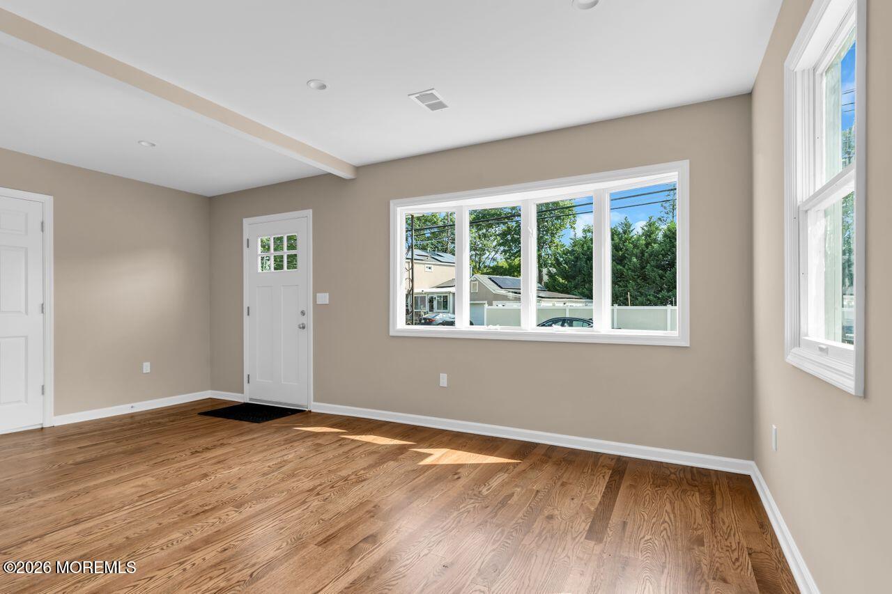 18 Maple Avenue