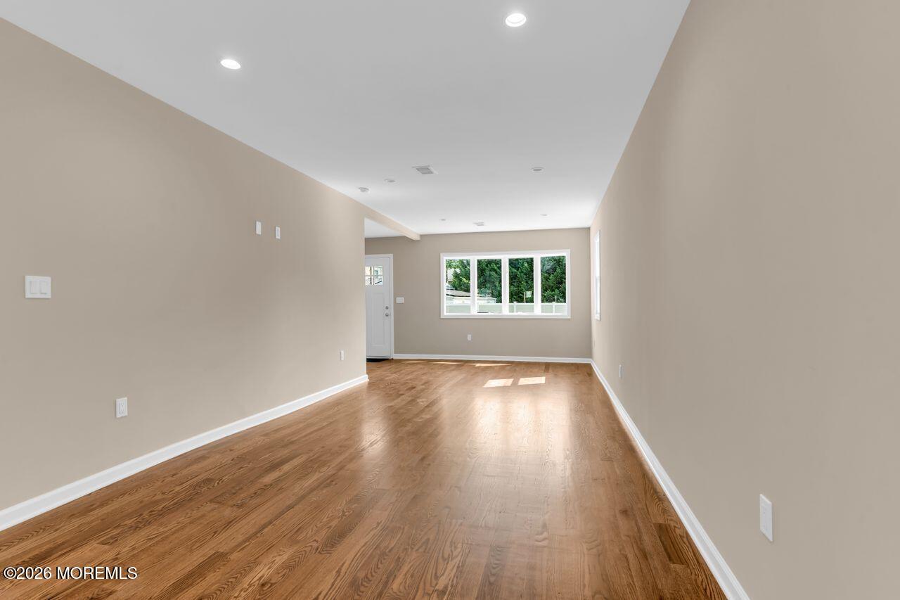 18 Maple Avenue