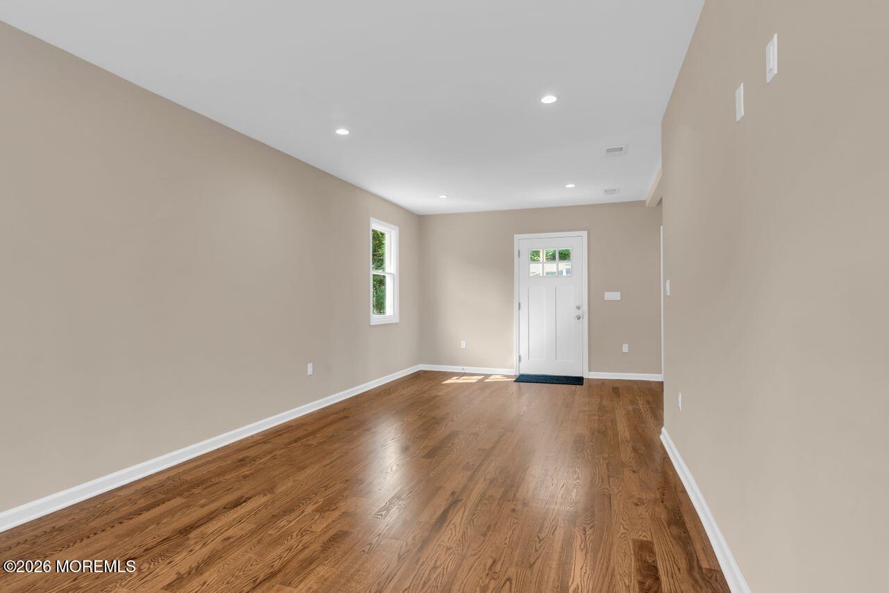 18 Maple Avenue