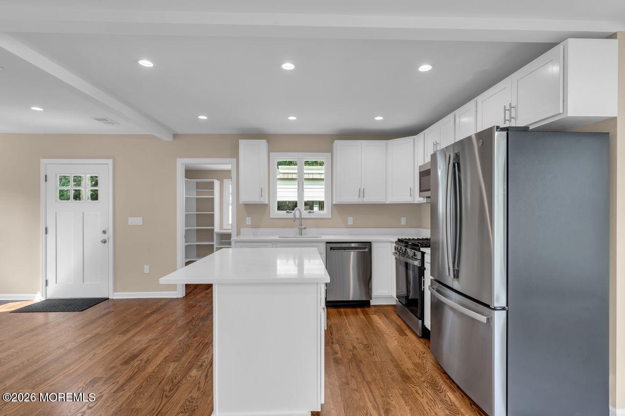 18 Maple Avenue