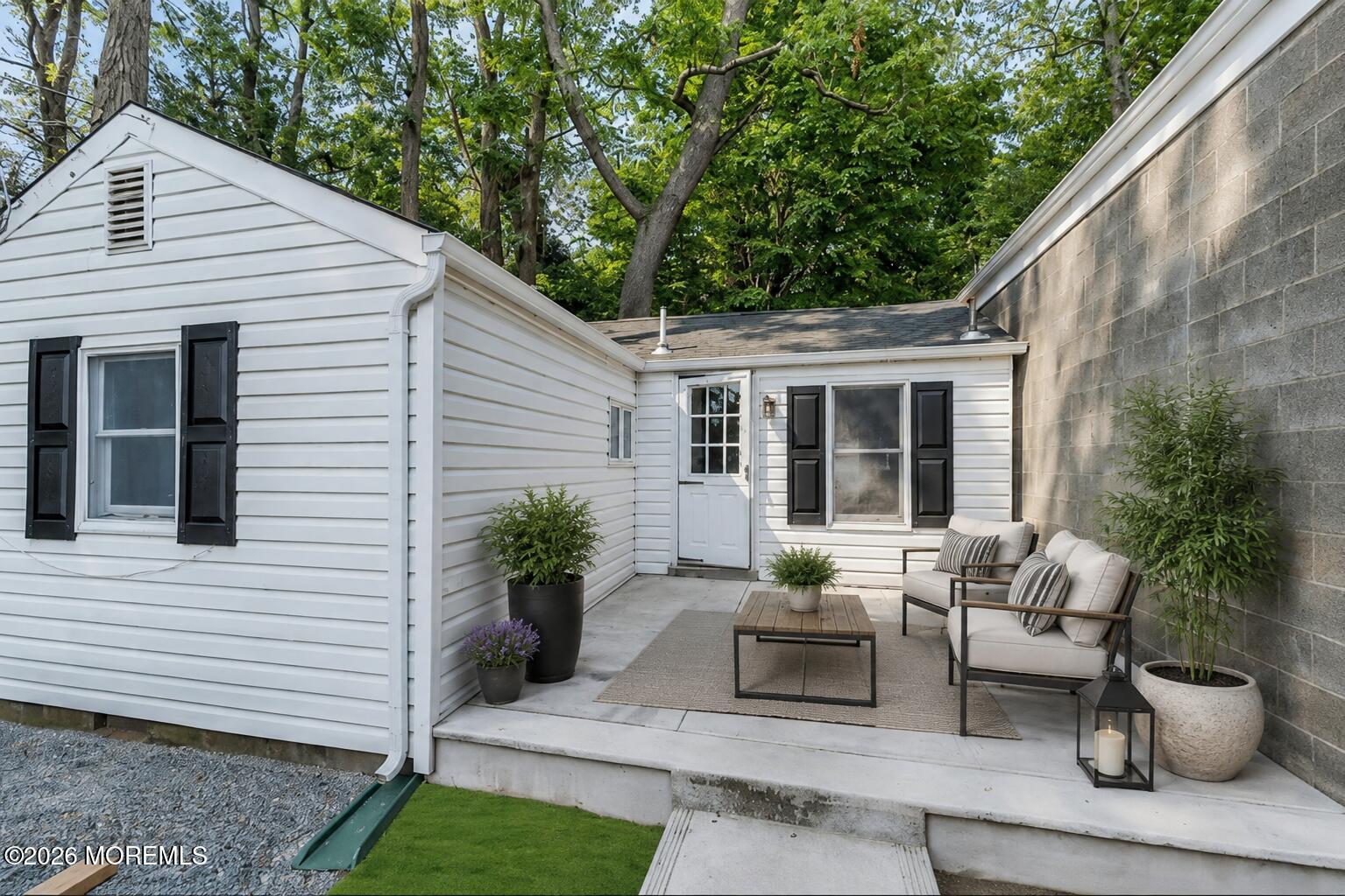 18 Maple Avenue B