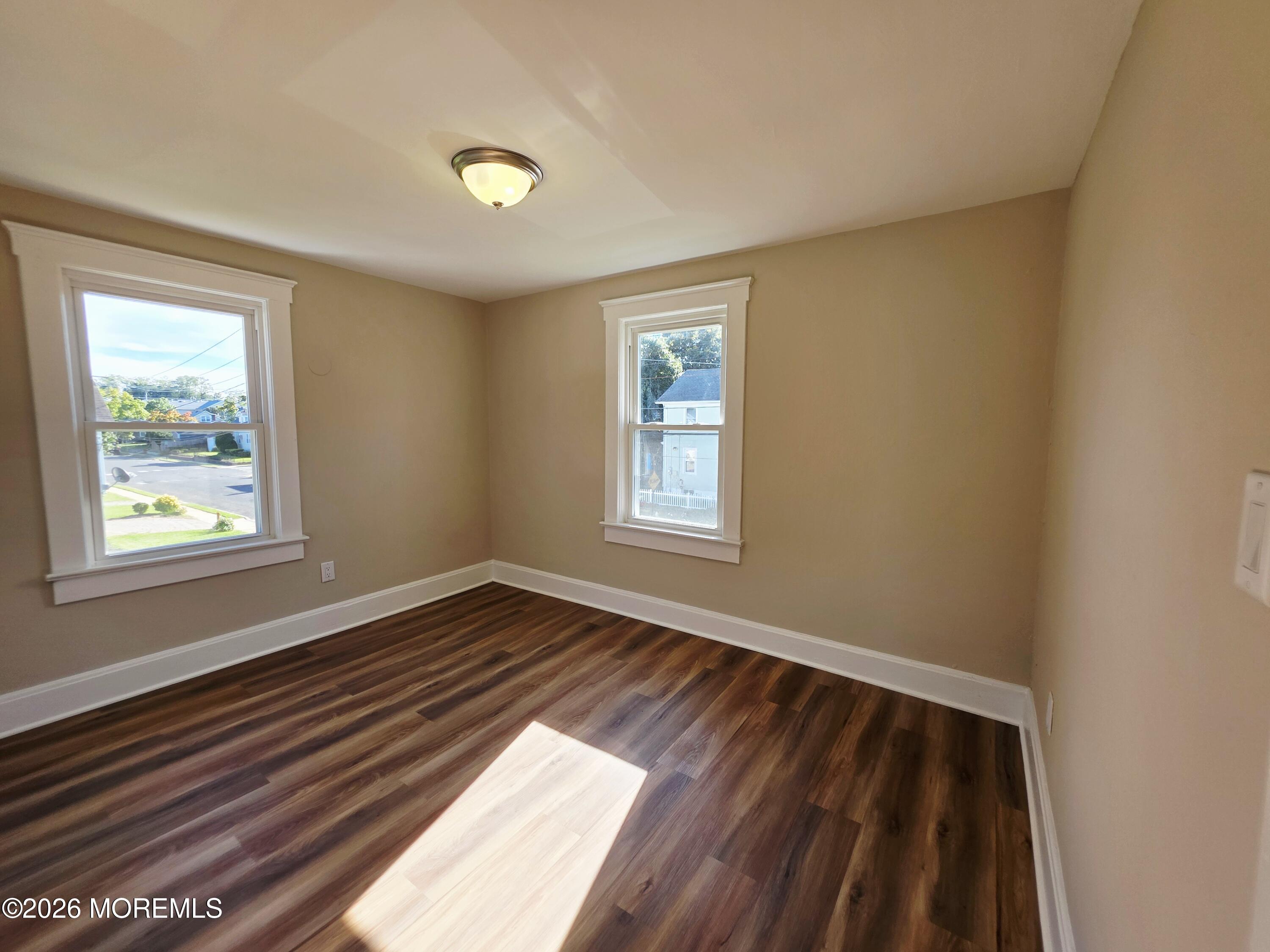 39 E Sunset Avenue
