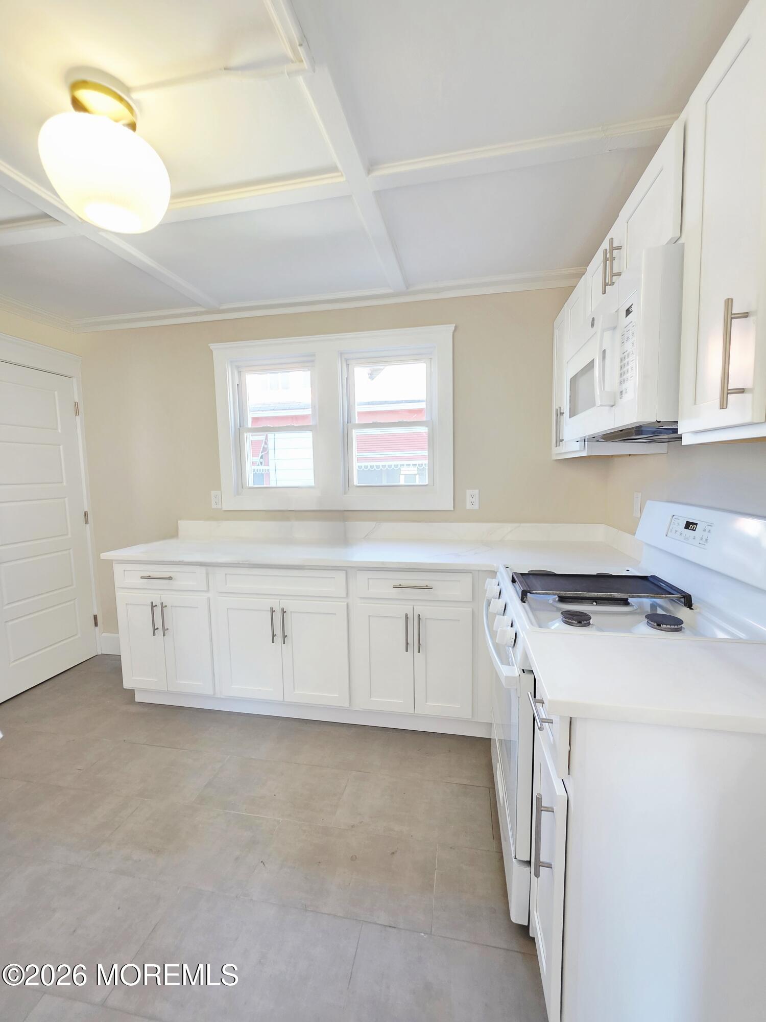 39 E Sunset Avenue