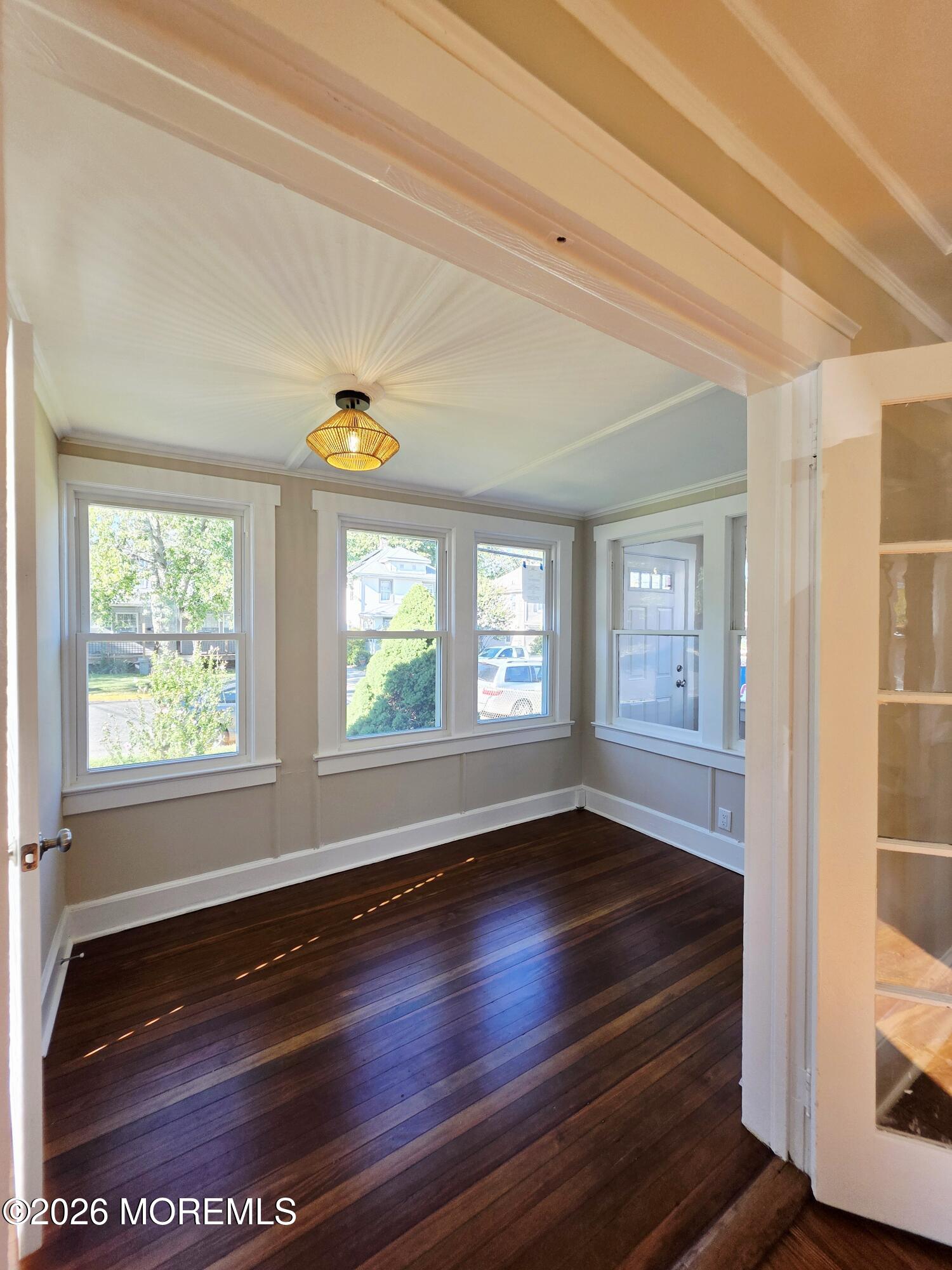 39 E Sunset Avenue