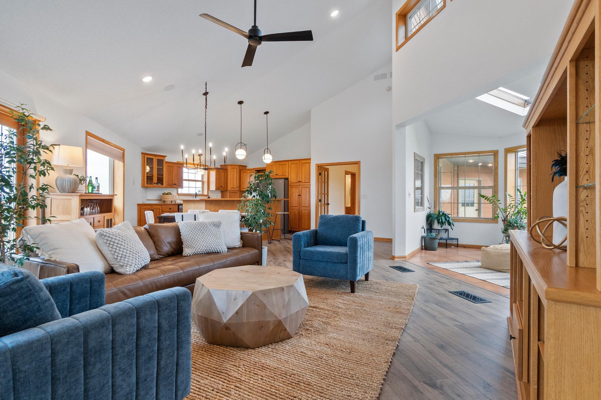 360 Karens Way NW