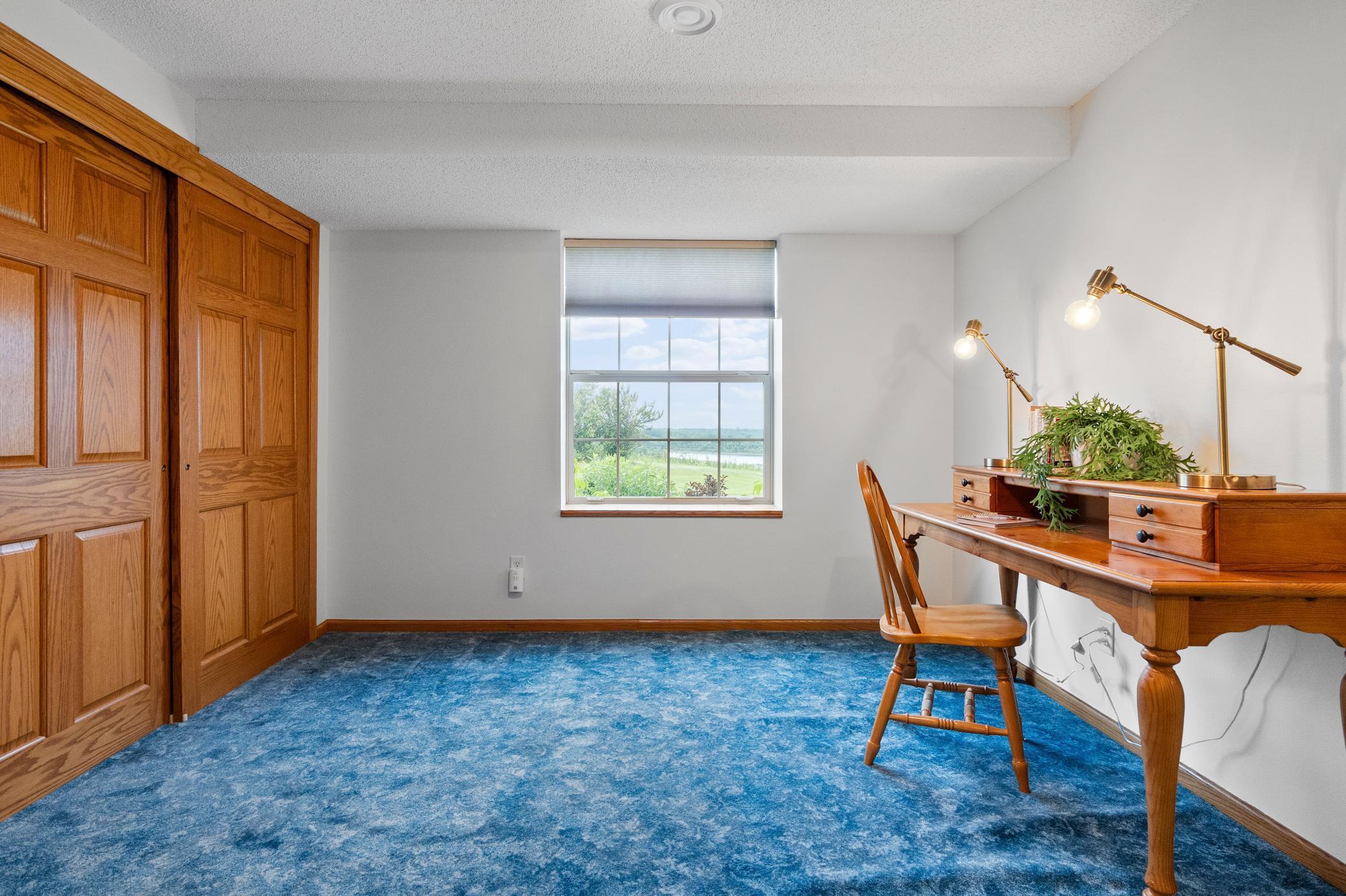 360 Karens Way NW