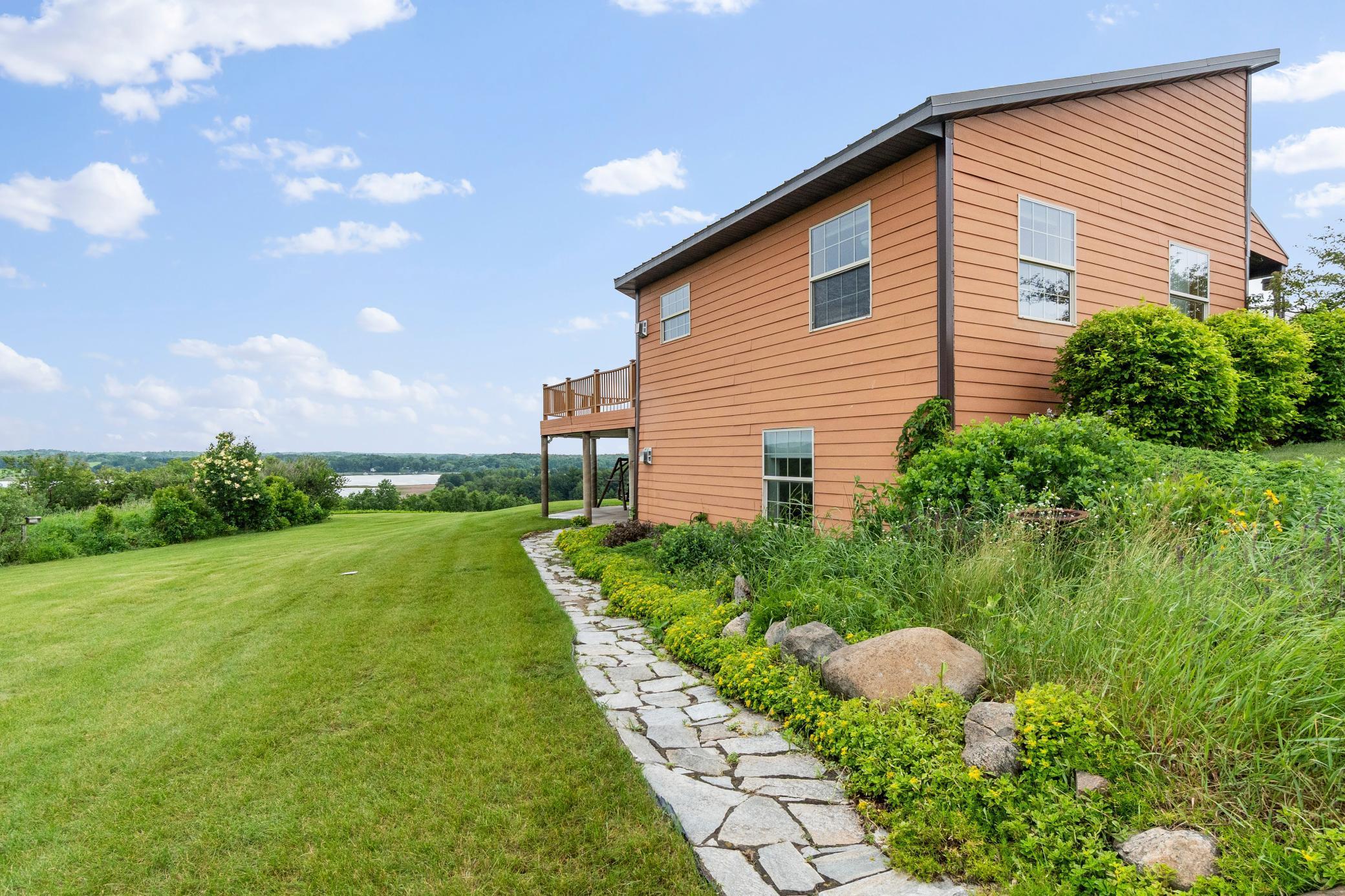 360 Karens Way NW