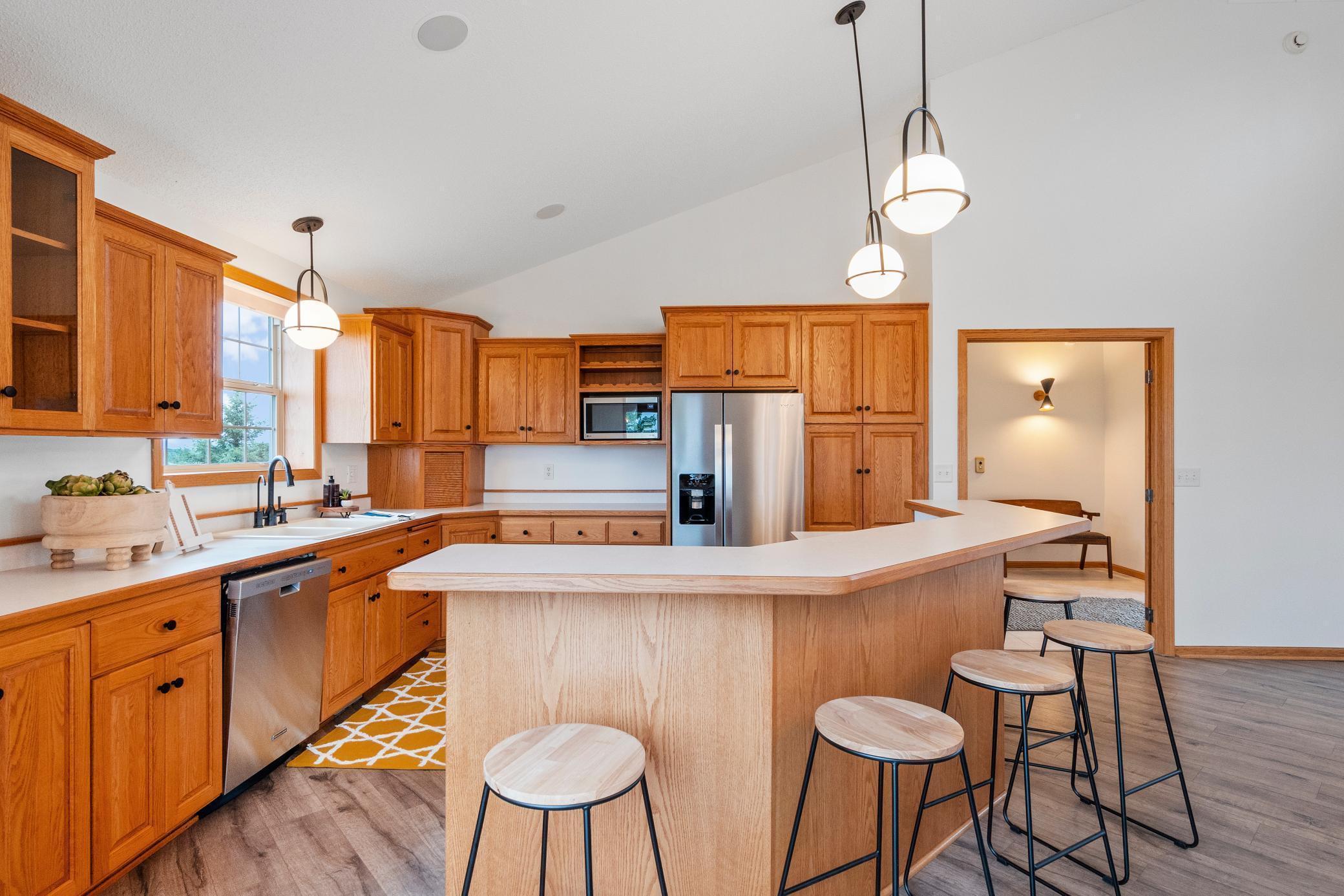 360 Karens Way NW