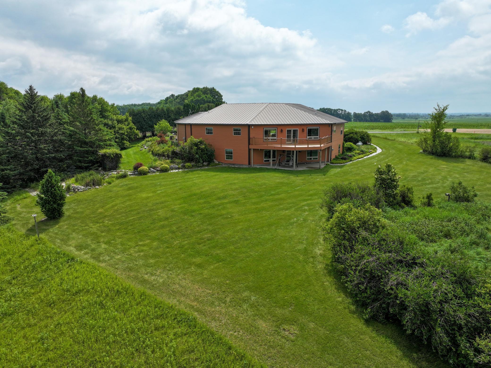 360 Karens Way NW