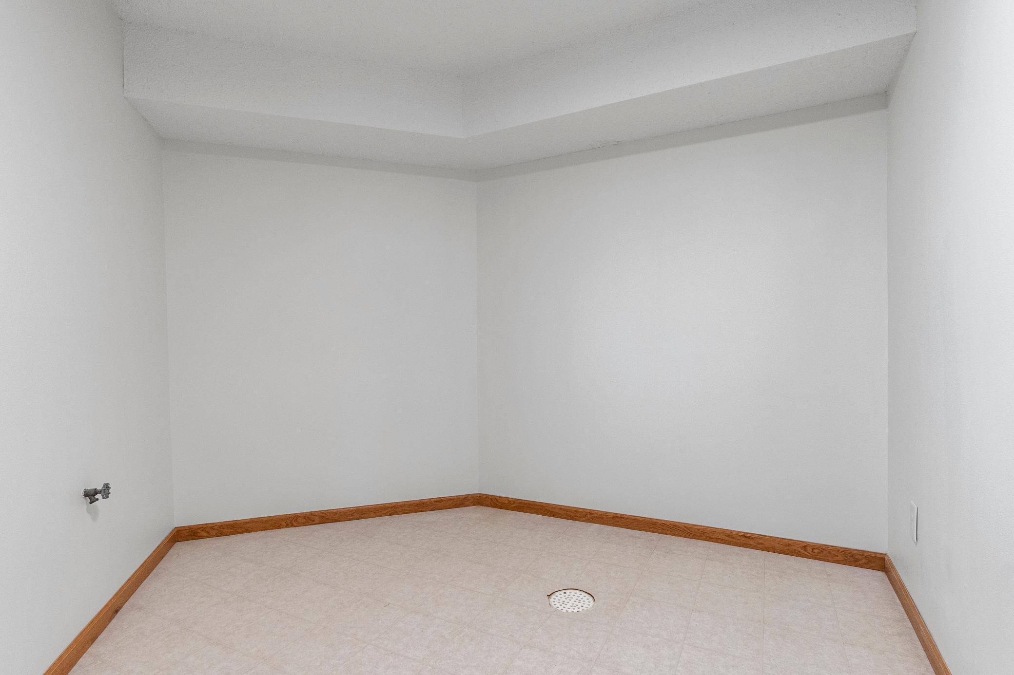 360 Karens Way NW
