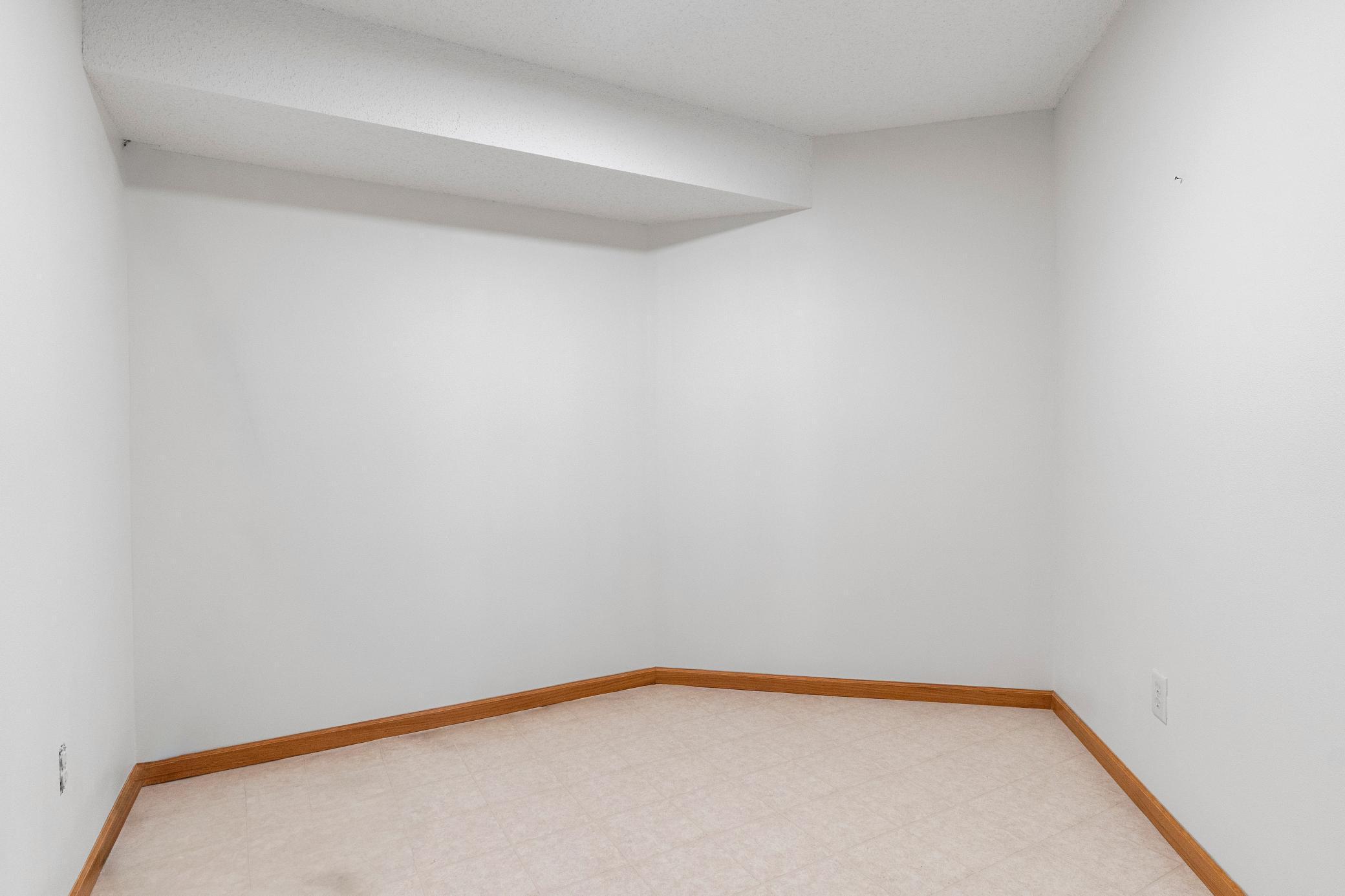 360 Karens Way NW