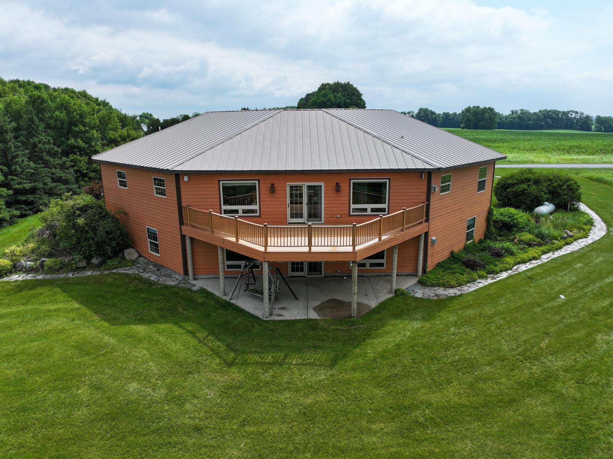 360 Karens Way NW
