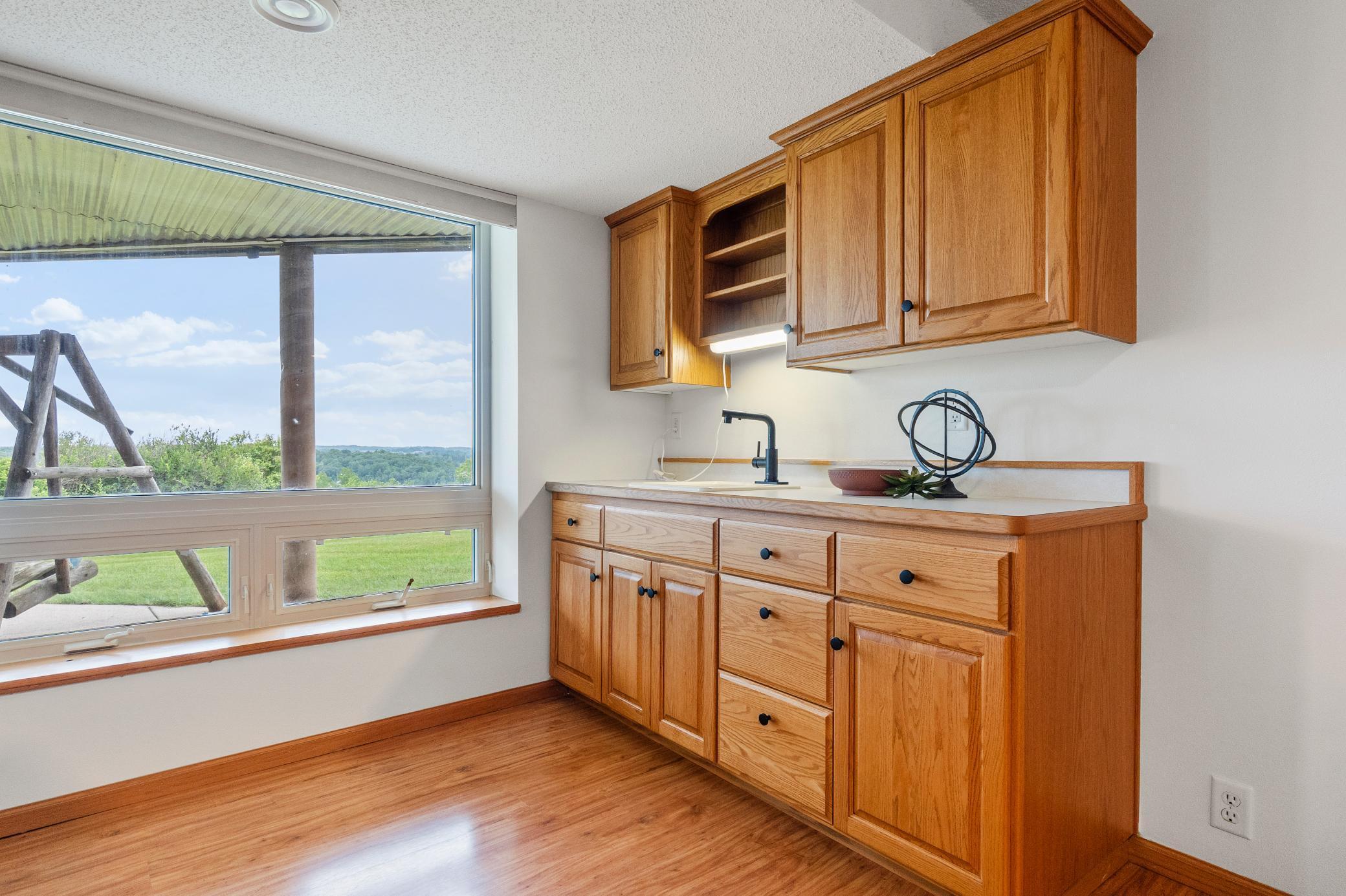 360 Karens Way NW
