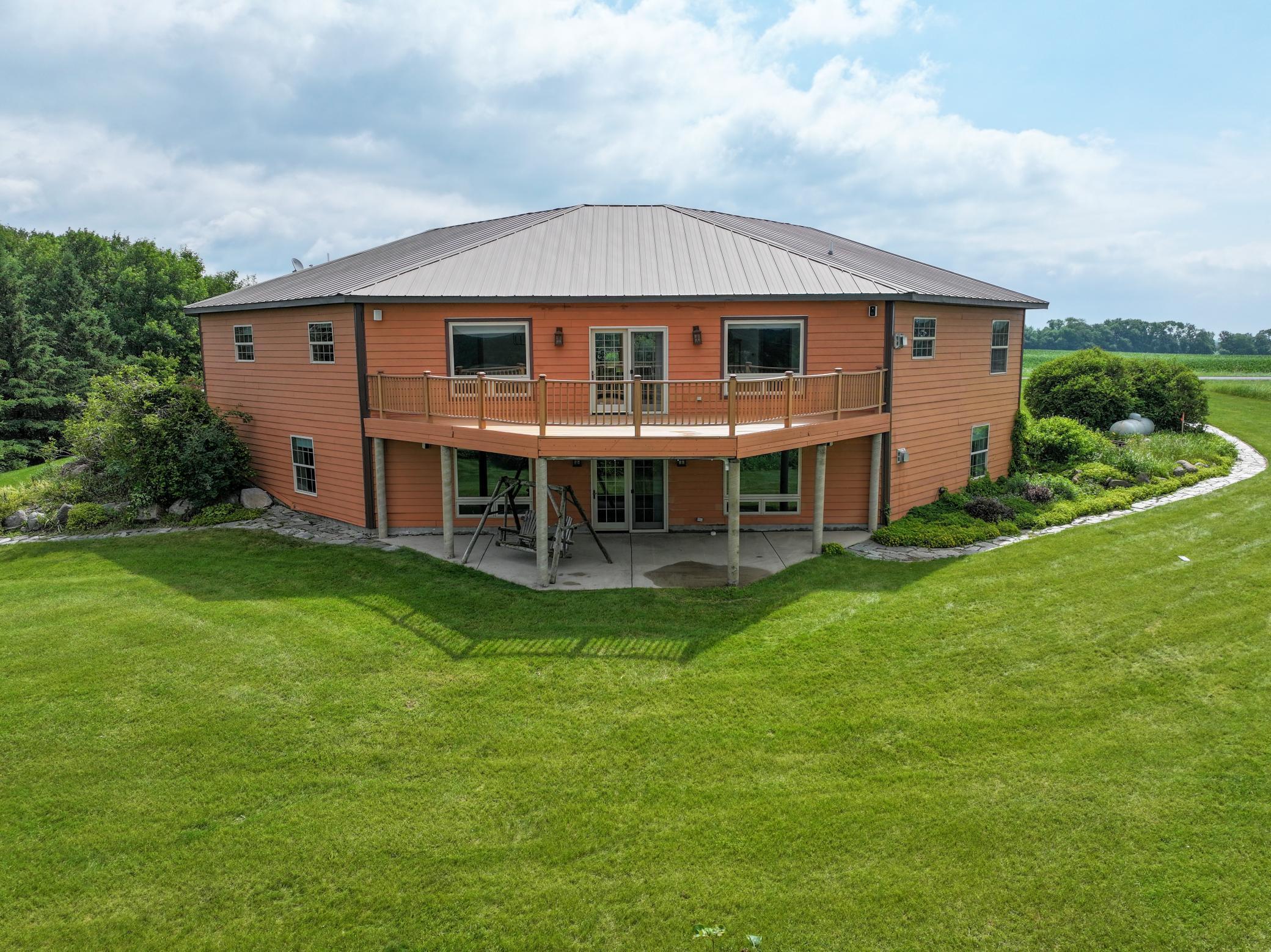 360 Karens Way NW