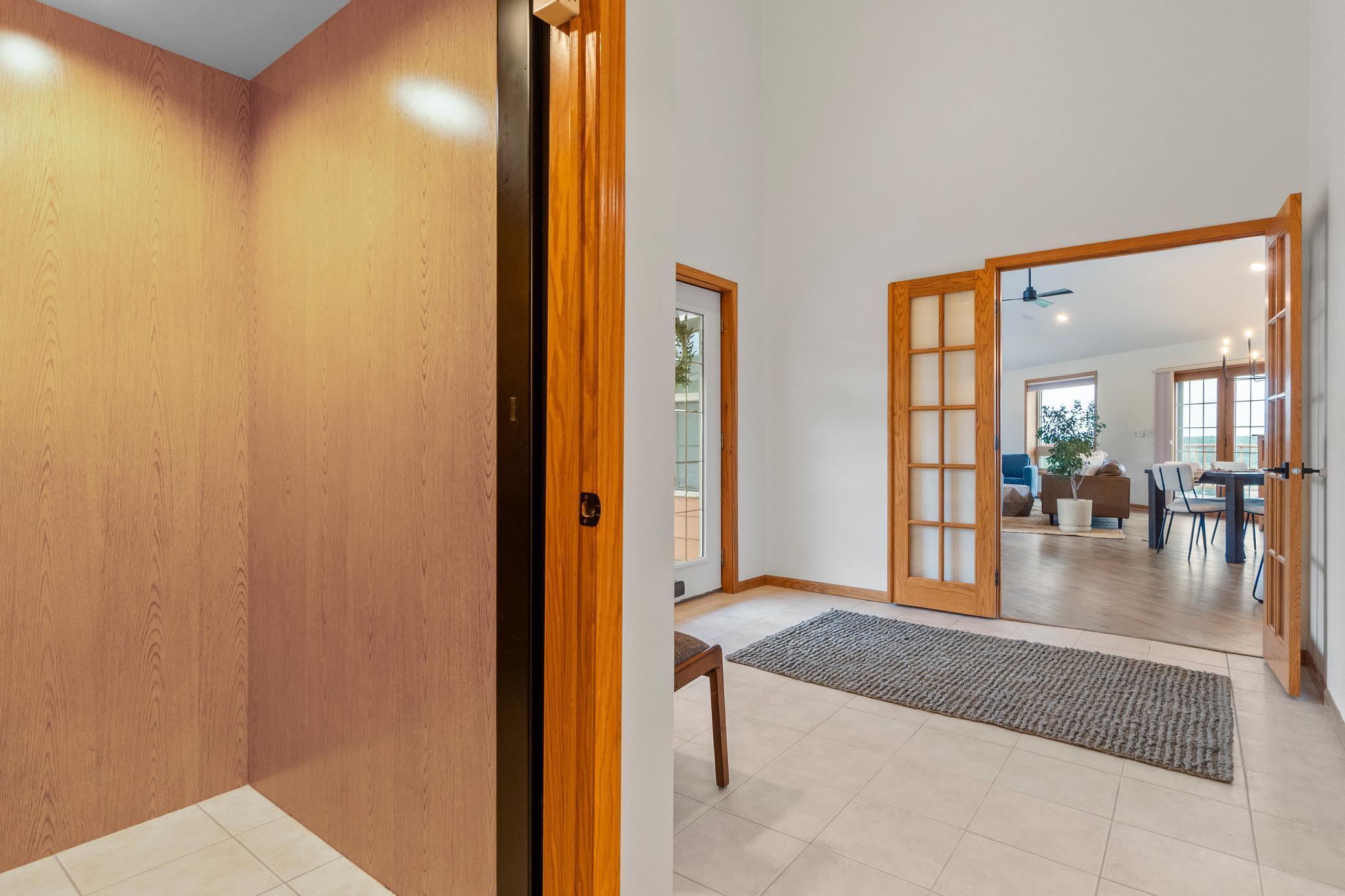 360 Karens Way NW