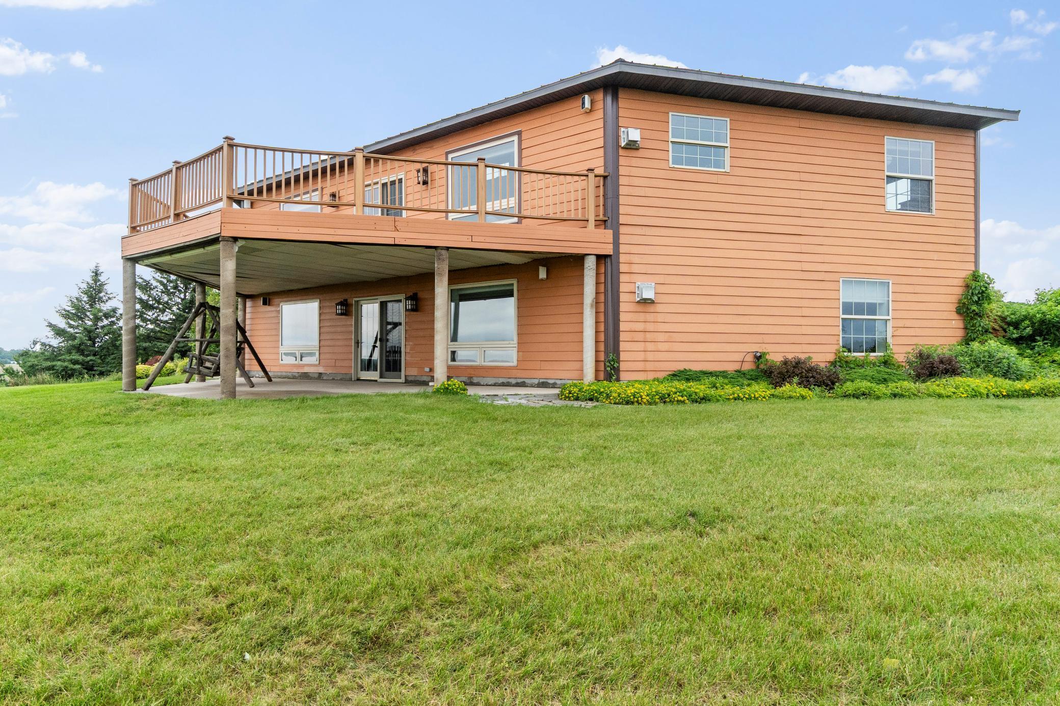 360 Karens Way NW